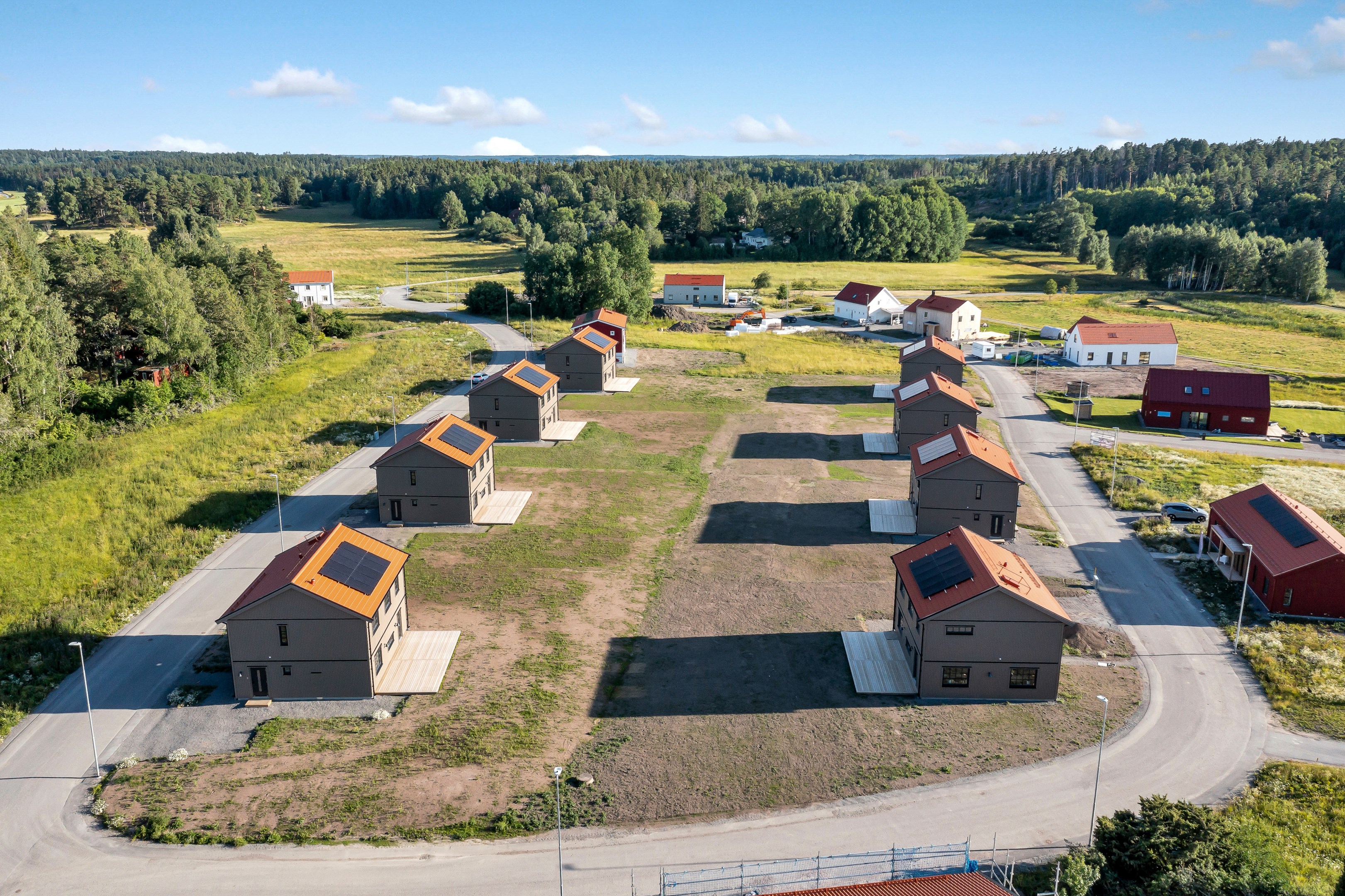 Bostadsbild från Fjäderbladsvägen 6, Såld i Gunsta, Uppsala