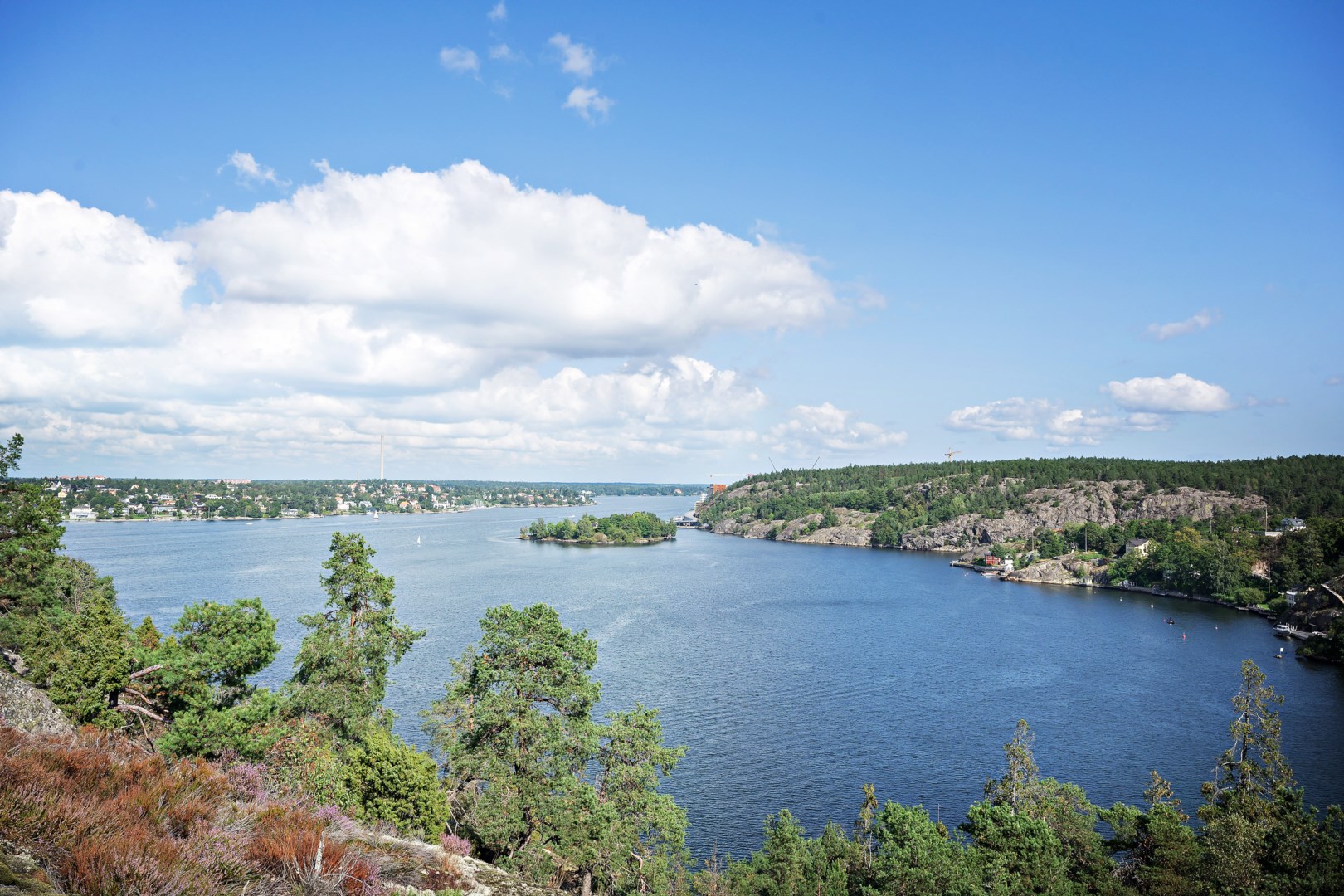 Bostadsbild från Knut Stangenbergs väg 162, Såld i Duvnäs Utskog, Nacka