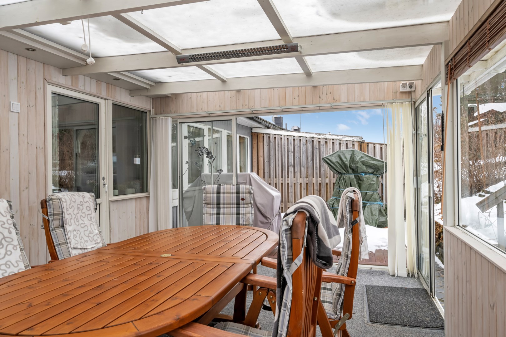 Bostadsbild från Arkitektvägen 28, Såld i Vänge, Uppsala