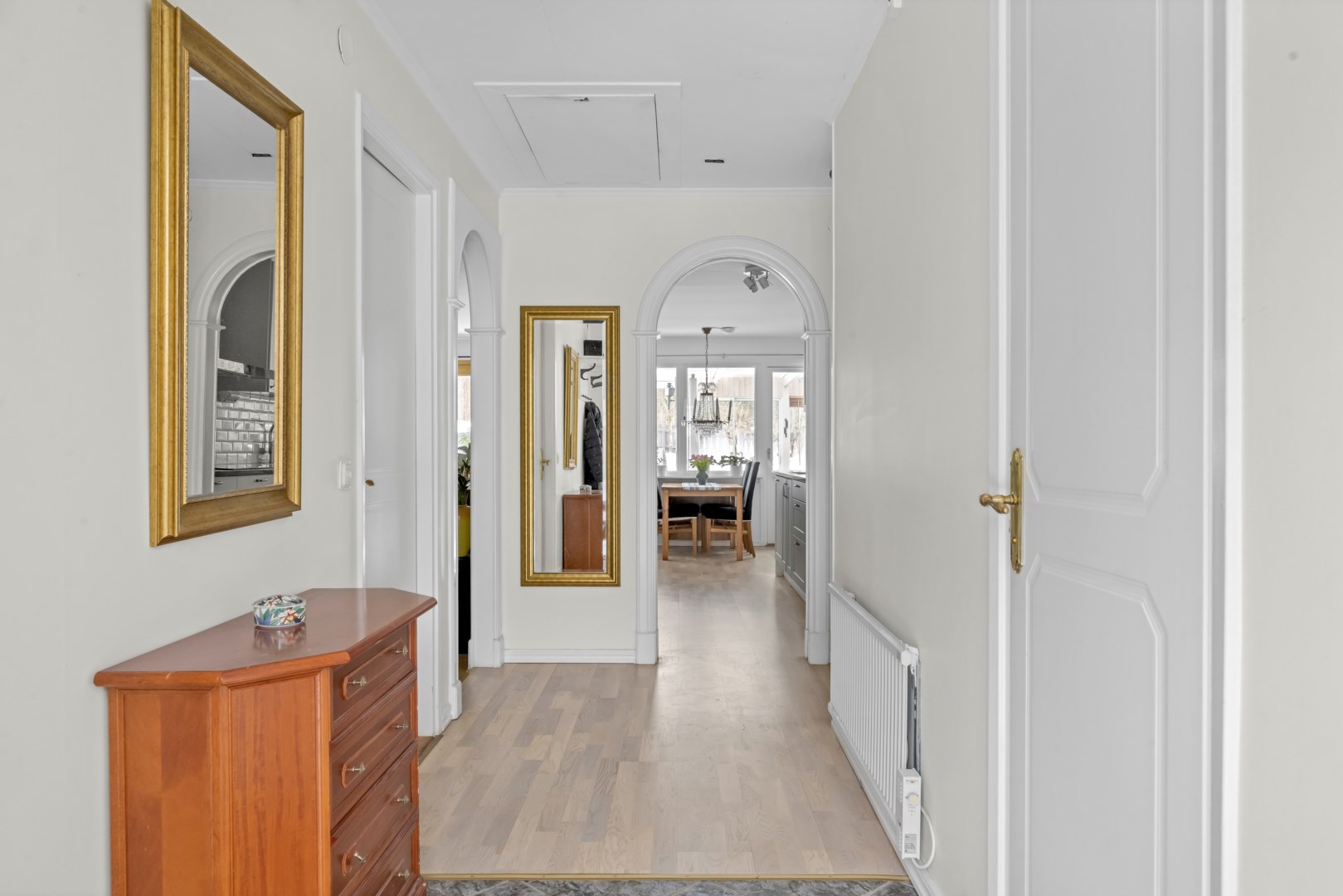 Bostadsbild från Arkitektvägen 28, Såld i Vänge, Uppsala