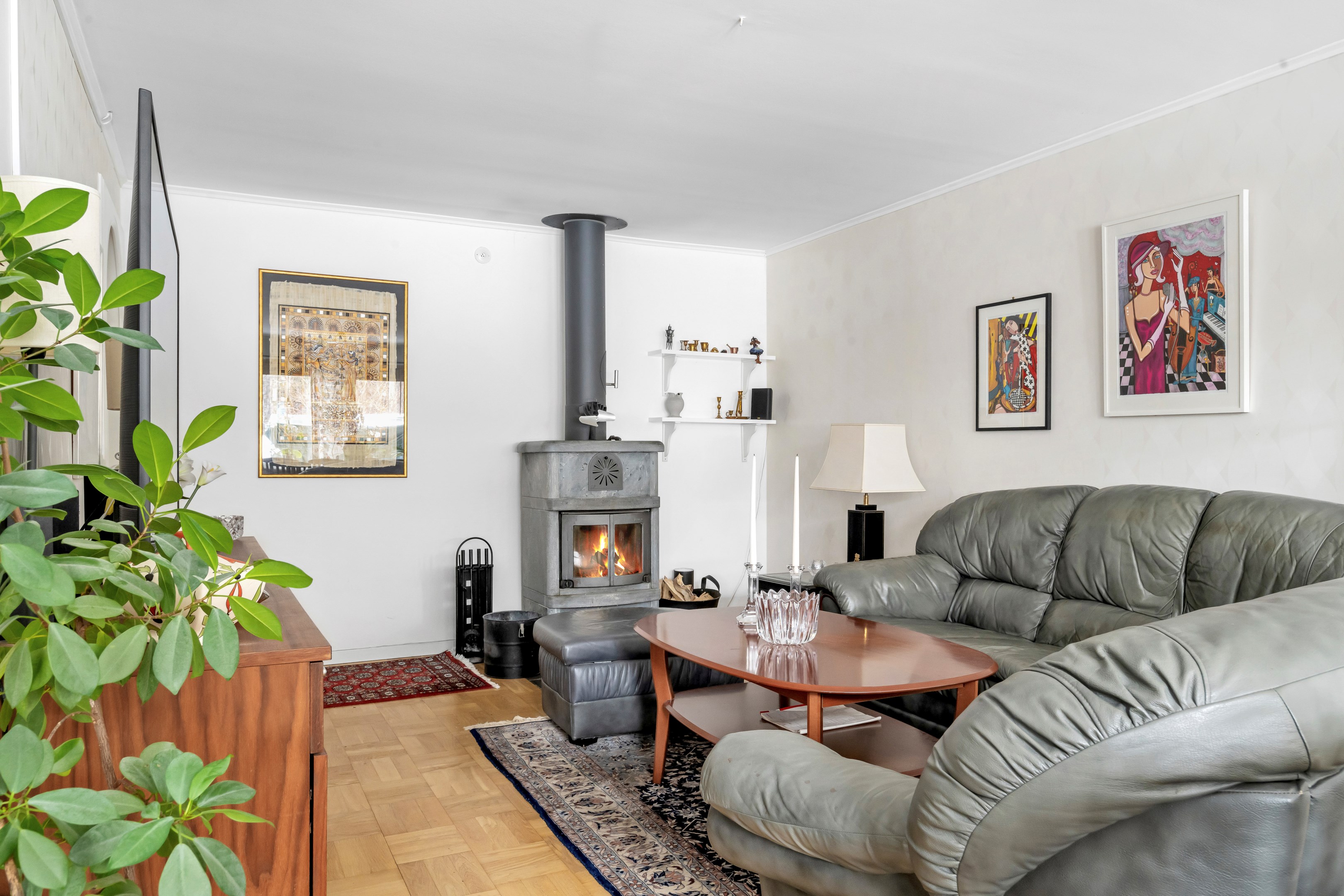 Bostadsbild från Arkitektvägen 28, Såld i Vänge, Uppsala