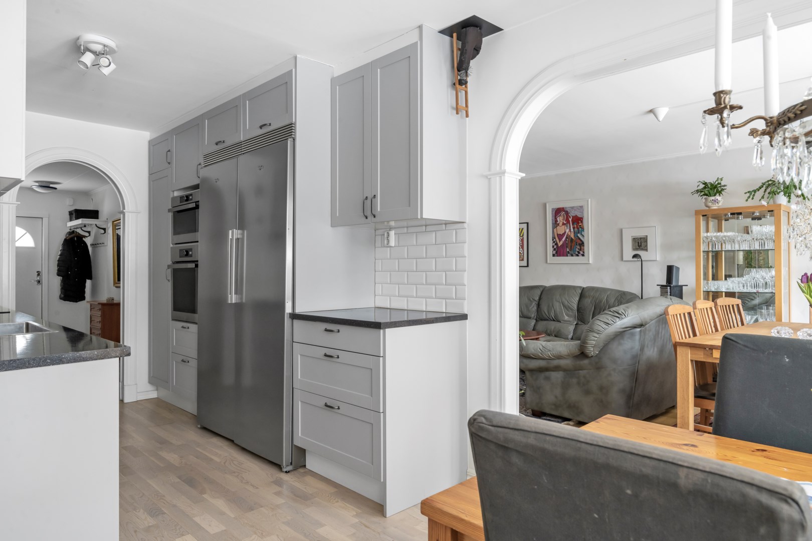 Bostadsbild från Arkitektvägen 28, Såld i Vänge, Uppsala