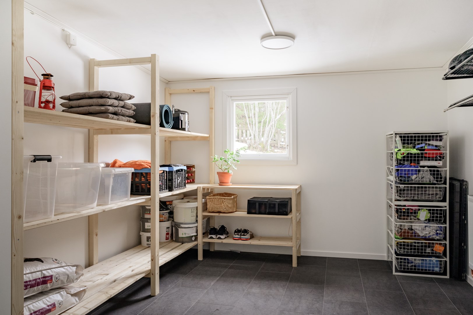 Förråd och tvättstuga