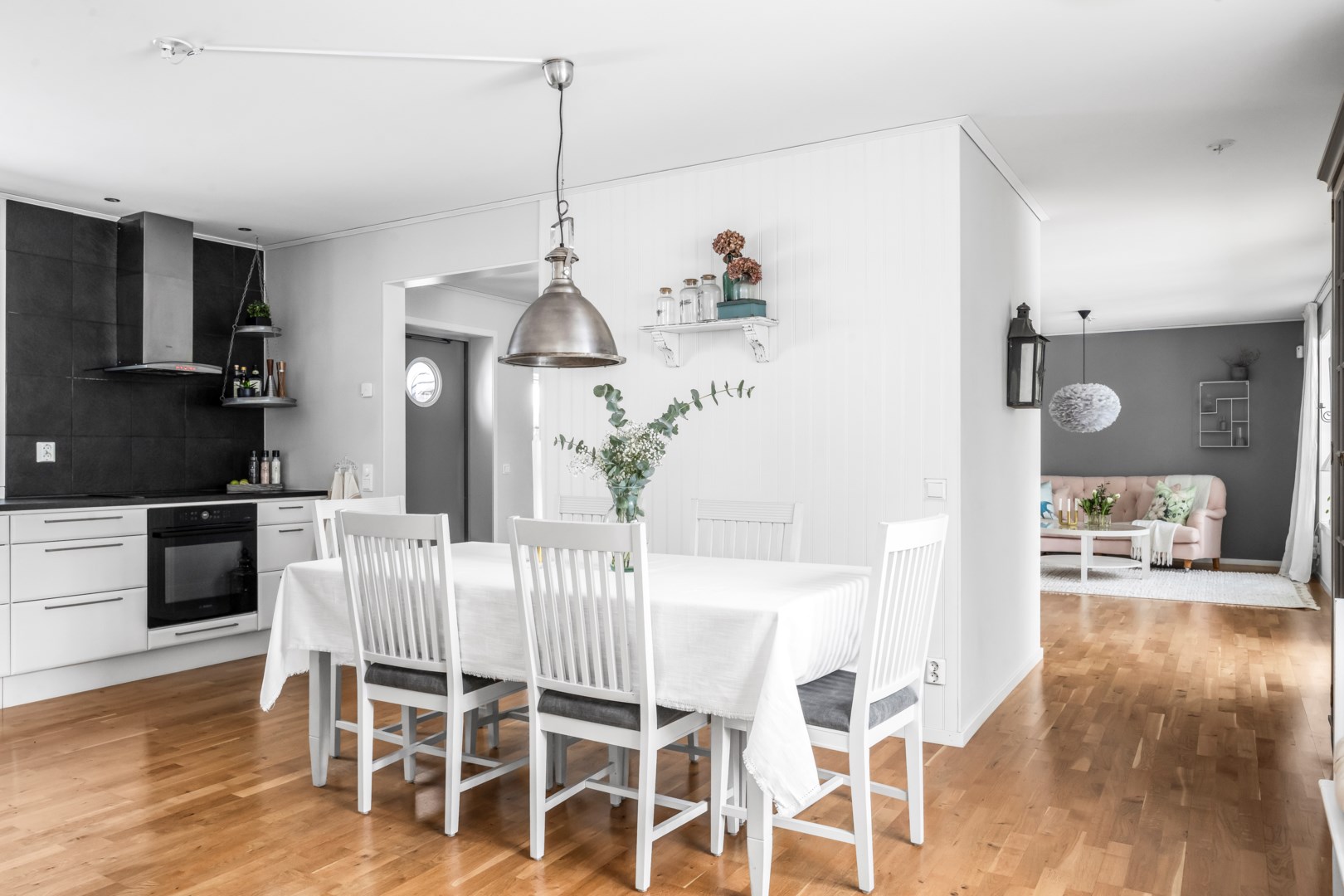 Bostadsbild från Jan Eriks väg 14D, Såld i Storvreta, Uppsala