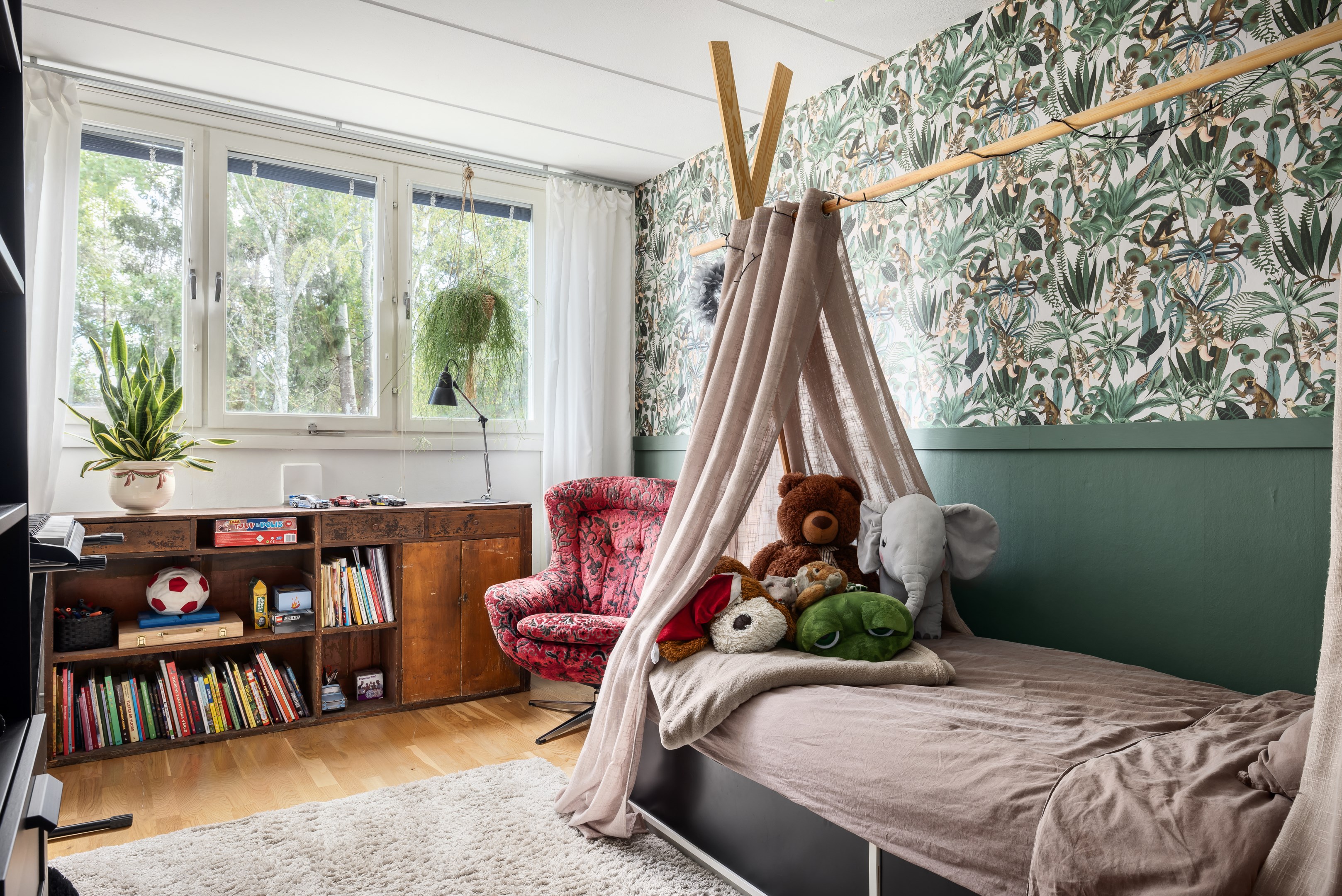 Bostadsbild från Knut Stangenbergs väg 28, Såld i Duvnäs Utskog, Nacka