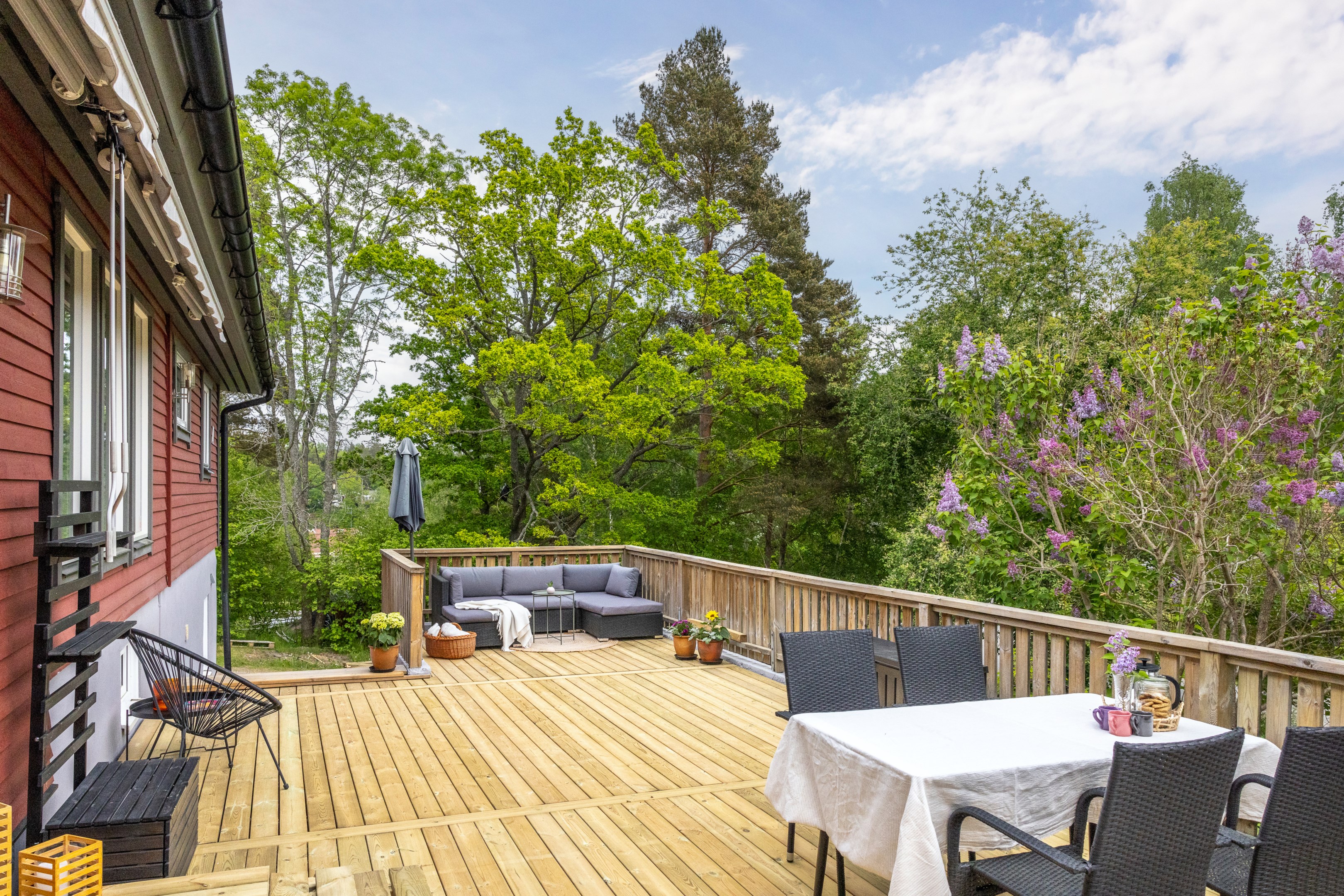 Altan med solsäkert sydostläge