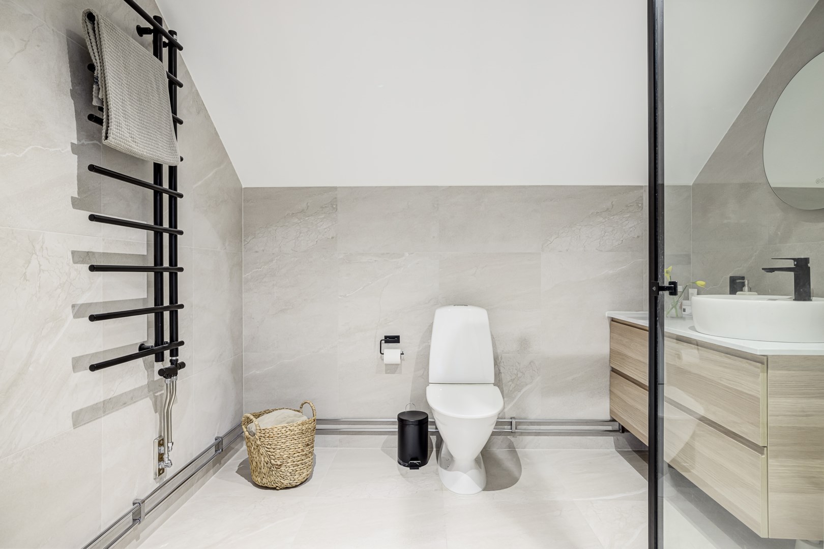 Bostadsbild från Mistelvägen 9, Såld i Örsundsbro, Enköping