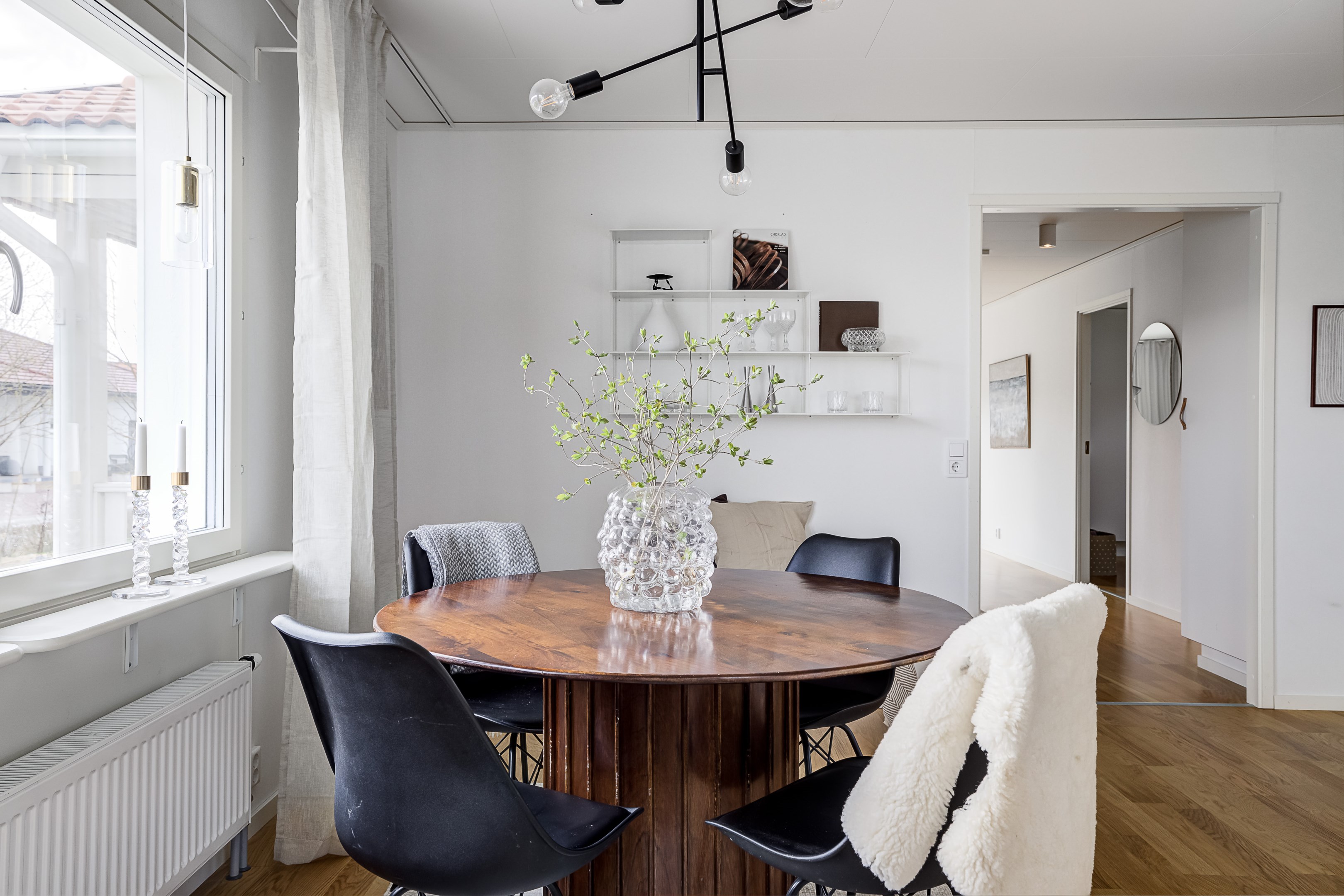 Bostadsbild från Mistelvägen 9, Såld i Örsundsbro, Enköping