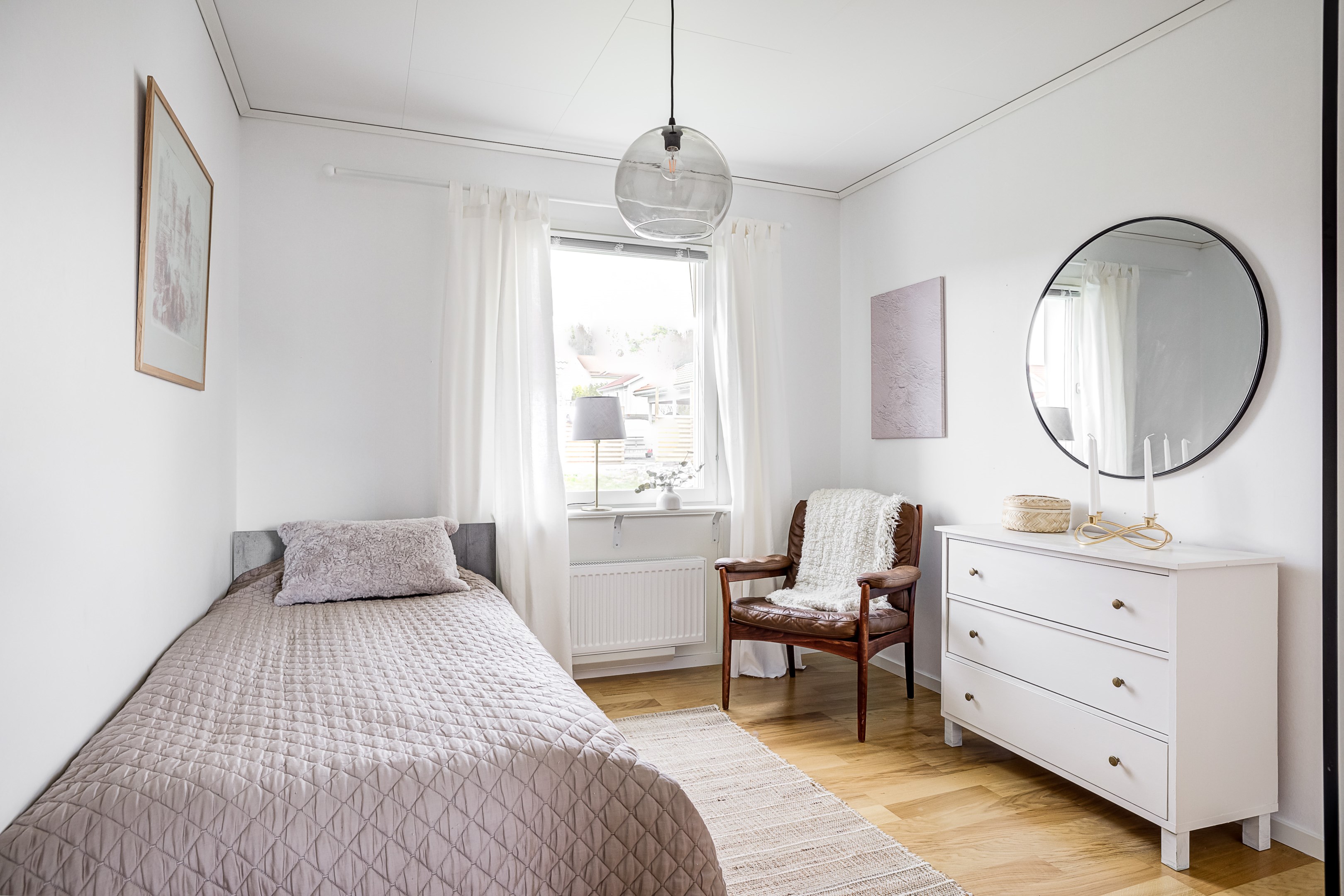 Bostadsbild från Mistelvägen 9, Såld i Örsundsbro, Enköping