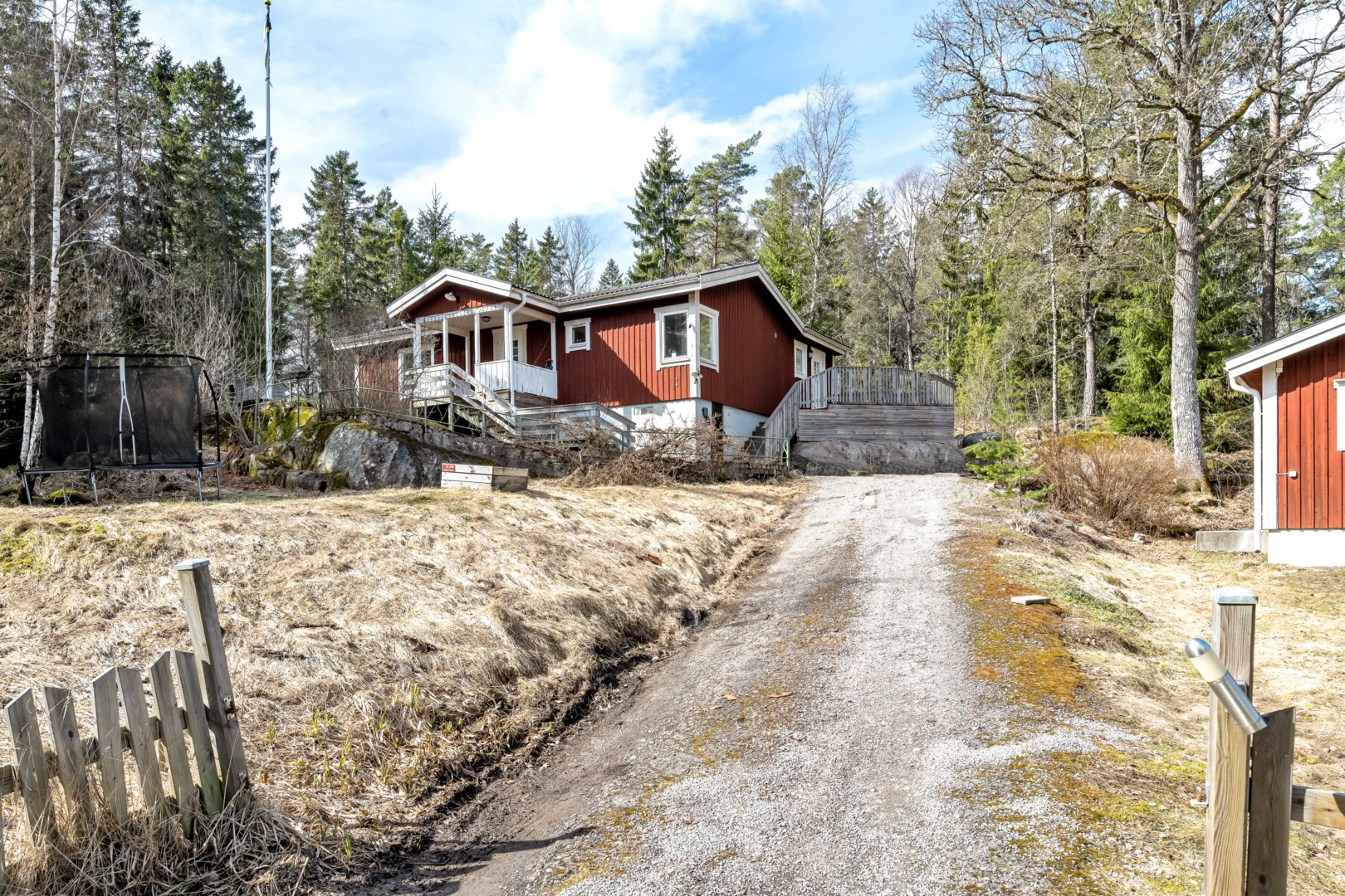 Bostadsbild från Slingervägen 1, Såld i Järlåsa, Uppsala