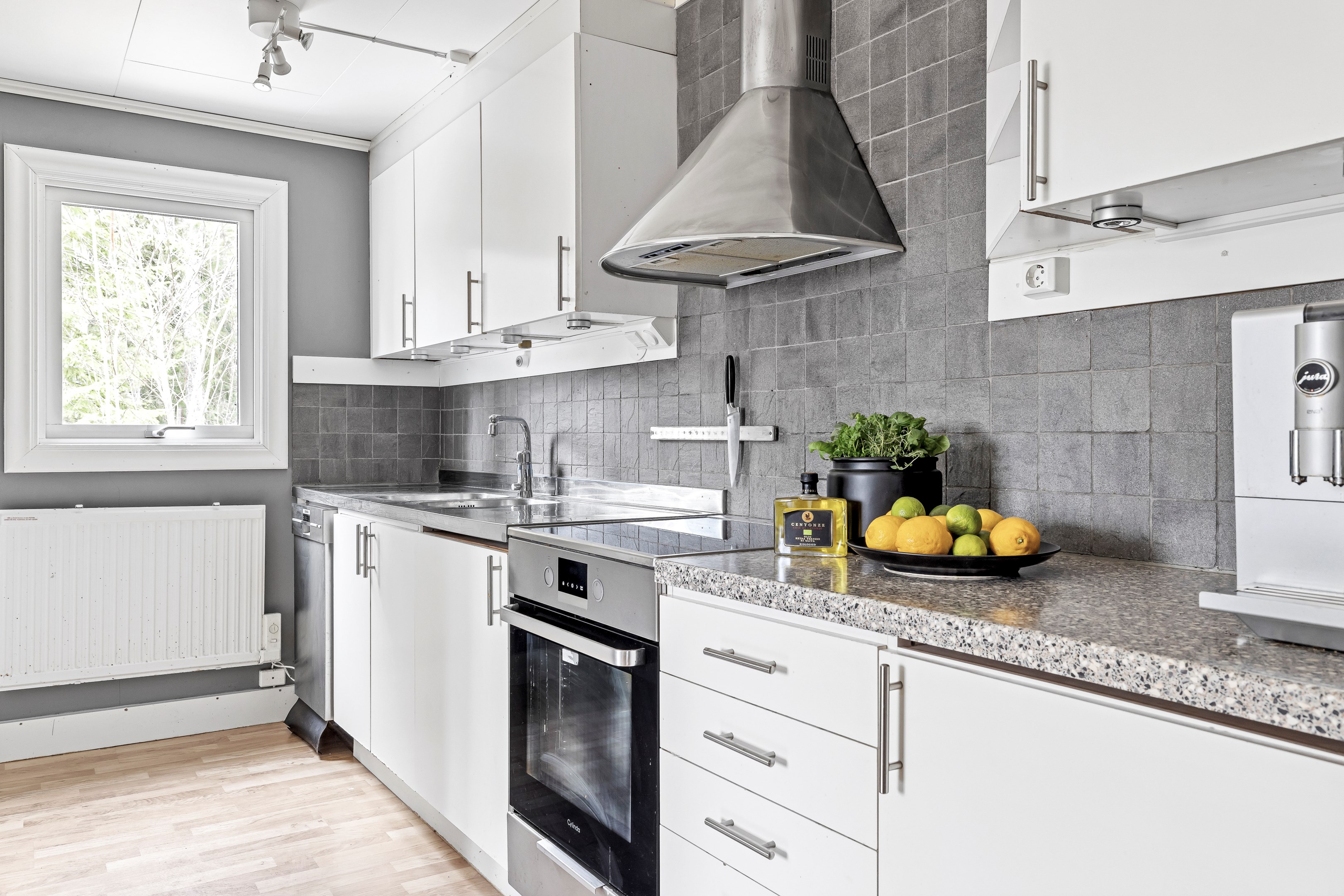 Bostadsbild från Slingervägen 1, Såld i Järlåsa, Uppsala