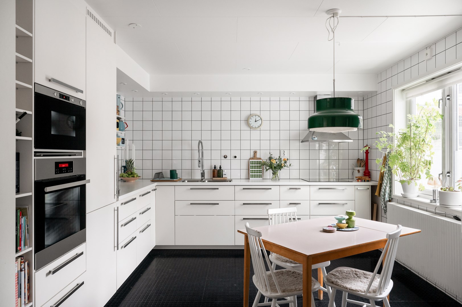 Bostadsbild från Lövsångarvägen 3, Såld i Ösbydalen, Värmdö