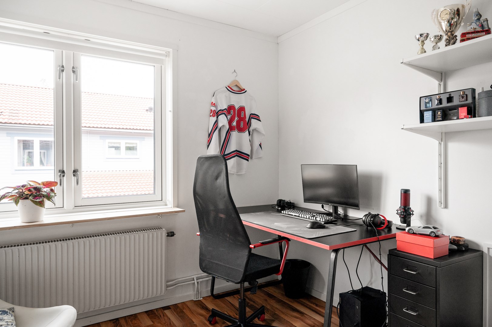 Bostadsbild från Lövsångarvägen 3, Såld i Ösbydalen, Värmdö