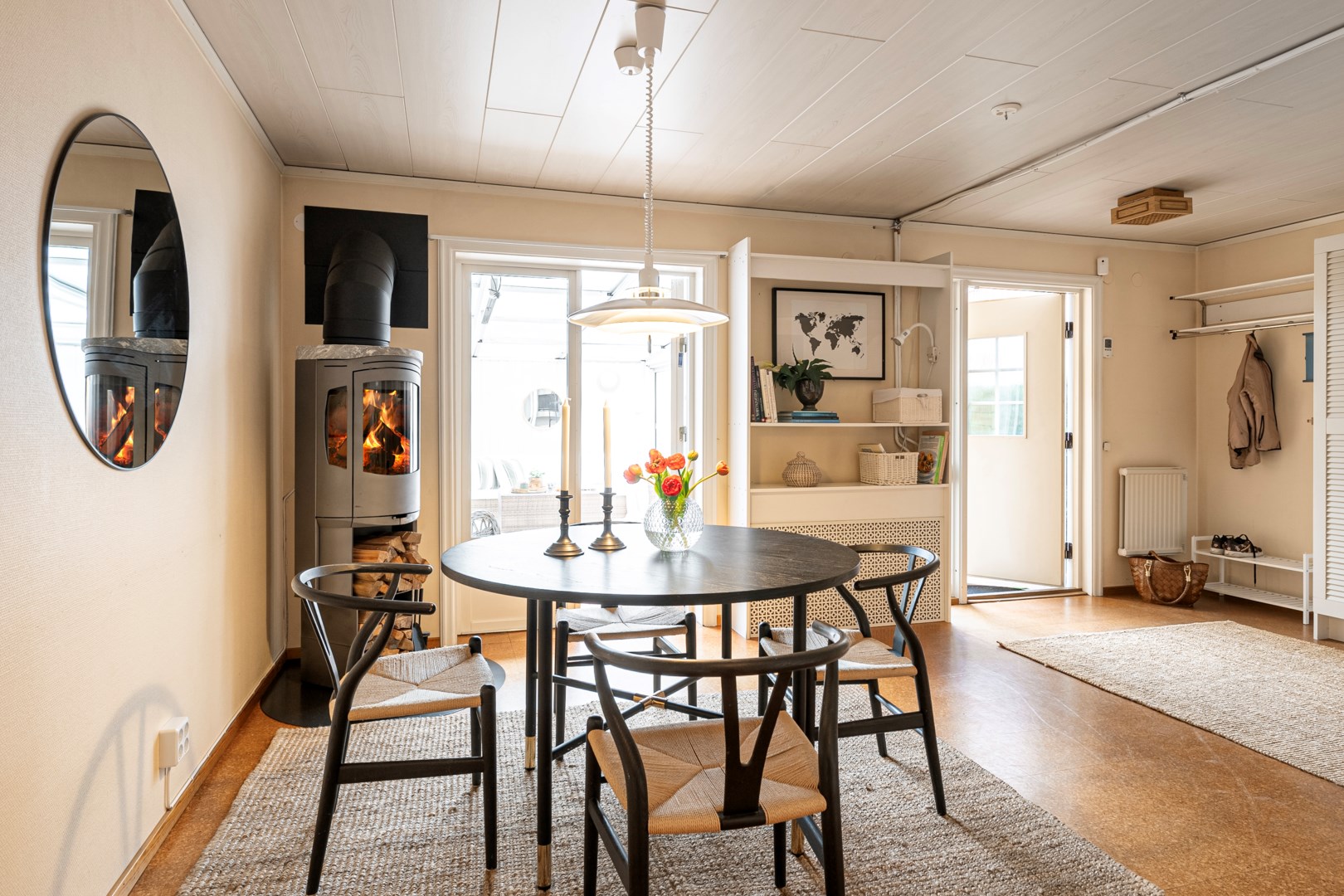 Matplatsen - en av flera naturliga samlingsplatser i huset