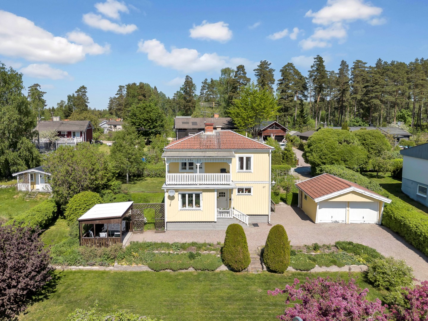 Bostadsbild från Salavägen 37, Såld i Järlåsa, Uppsala