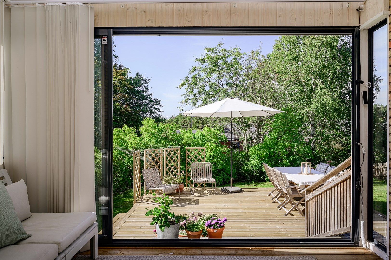 Exempelbild på glasat uterum man skulle kunna bygga