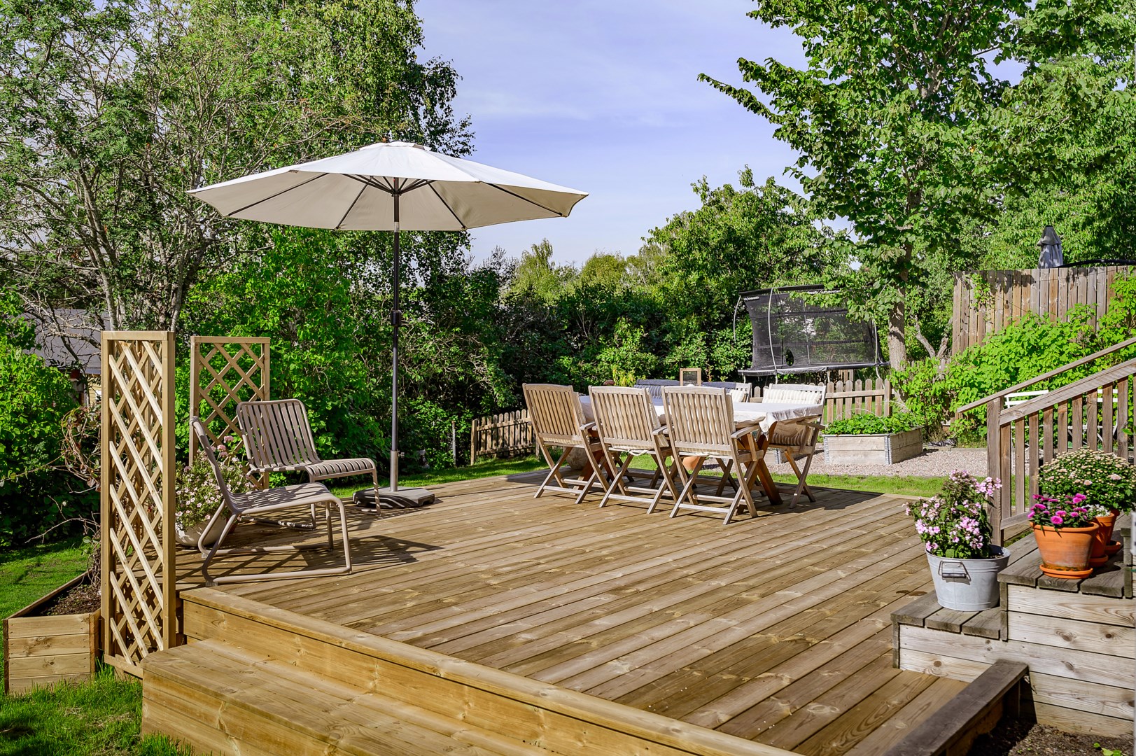 Exempelbild på altan man skulle kunna bygga