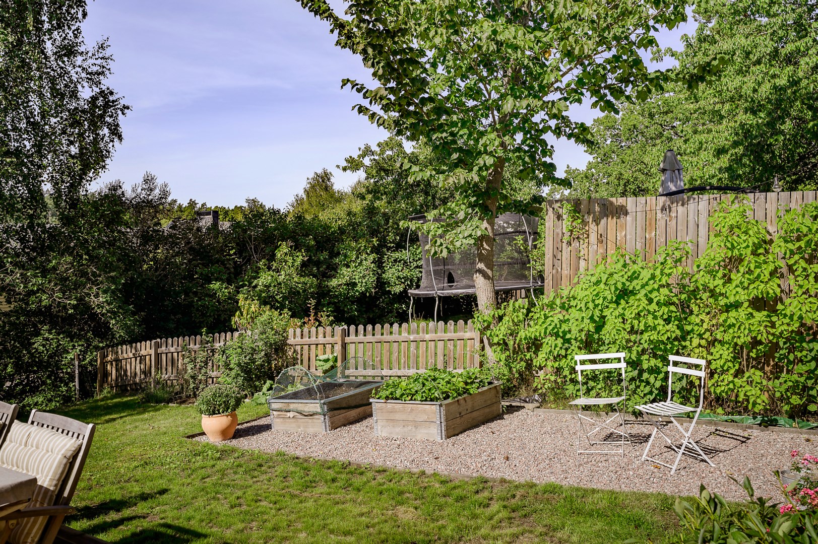 Inspirationsbild på hur vacker trädgården kan bli