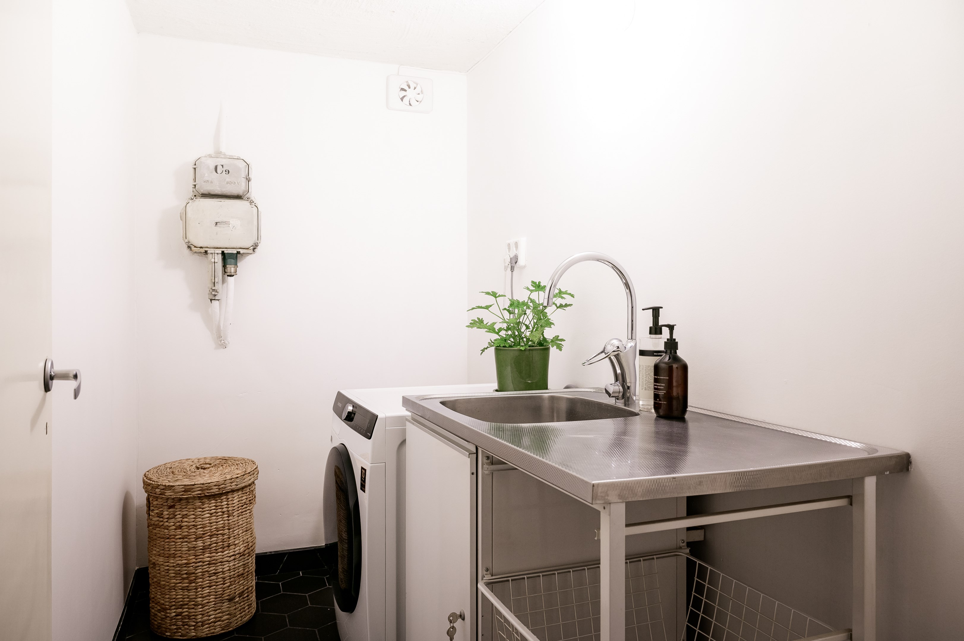 Bostadsbild från Thun-Ollevägen 11, Såld i Lugnet, Värmdö