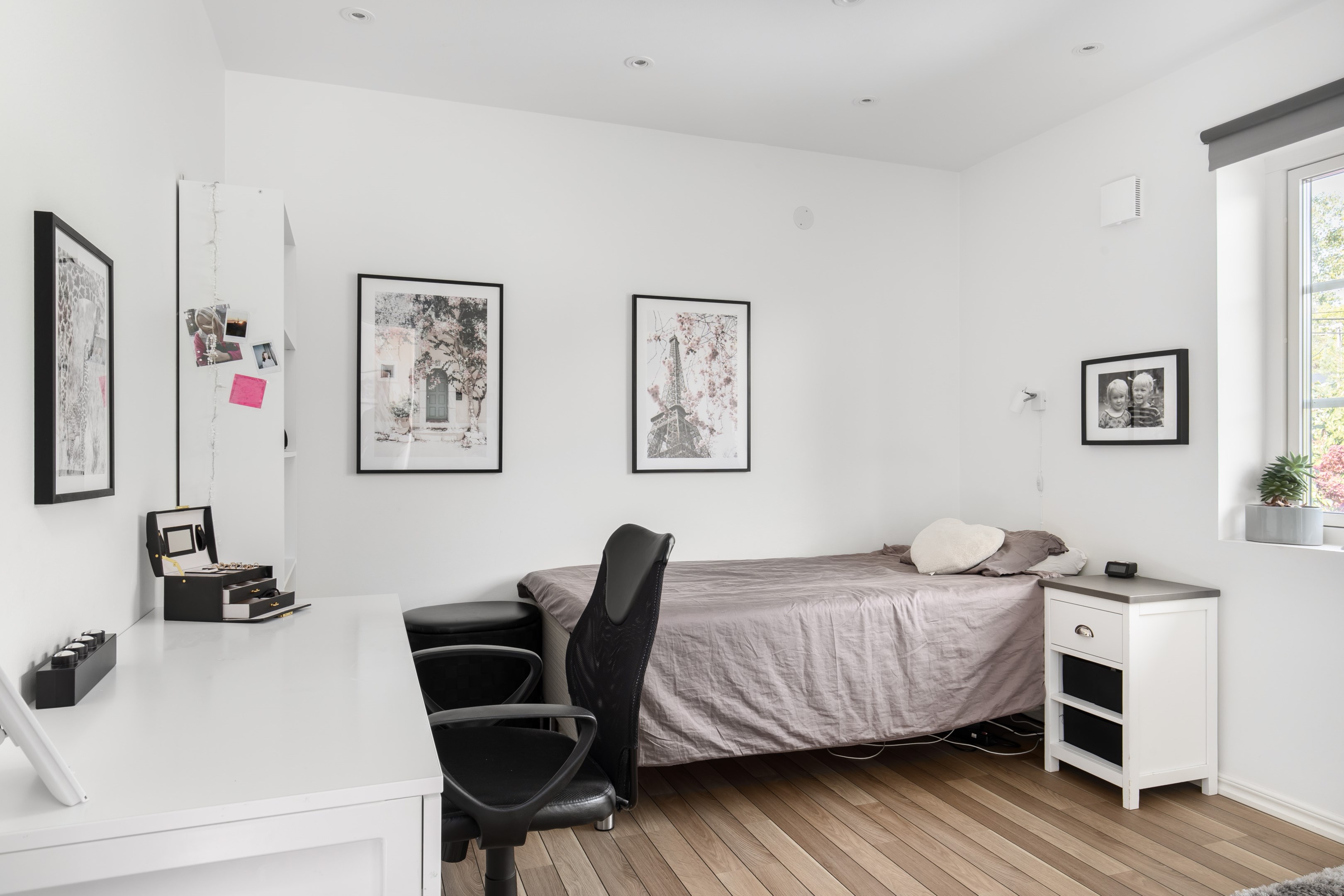 Bostadsbild från Jakthornsvägen 23, Såld i Herrviksnäs, Värmdö