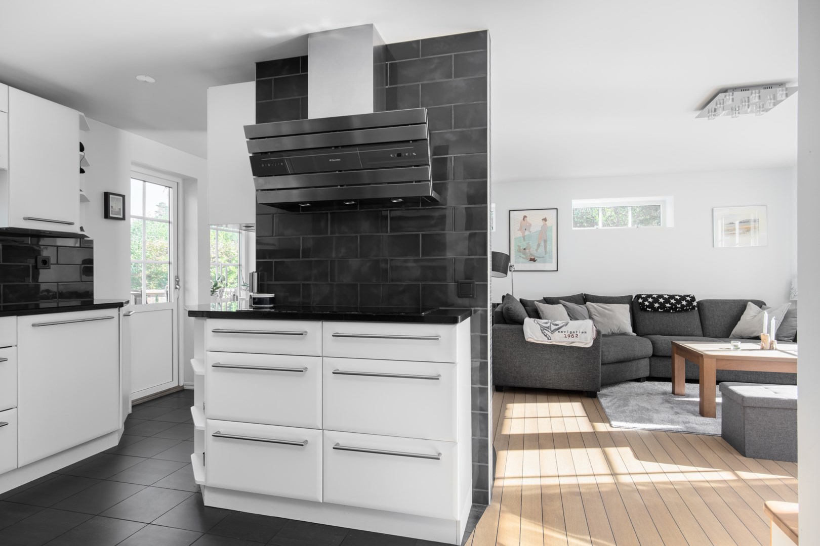 Bostadsbild från Jakthornsvägen 23, Såld i Herrviksnäs, Värmdö