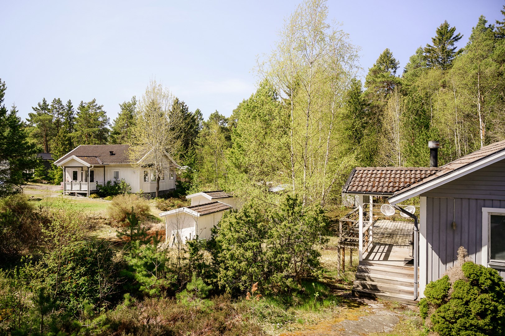 Vy från gästhusets infart