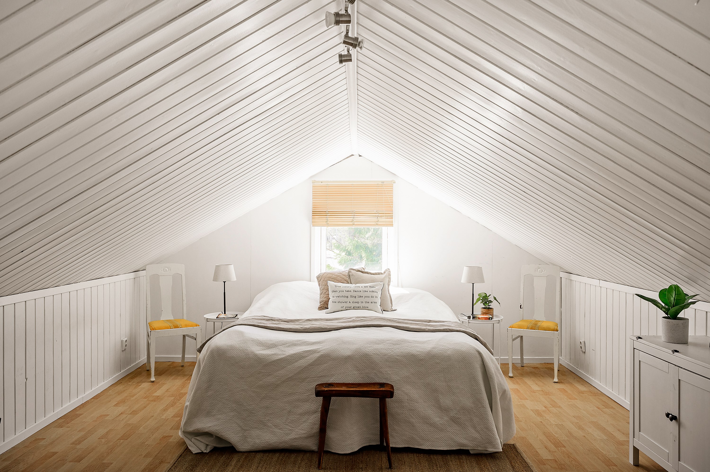 Sovrum på loftet