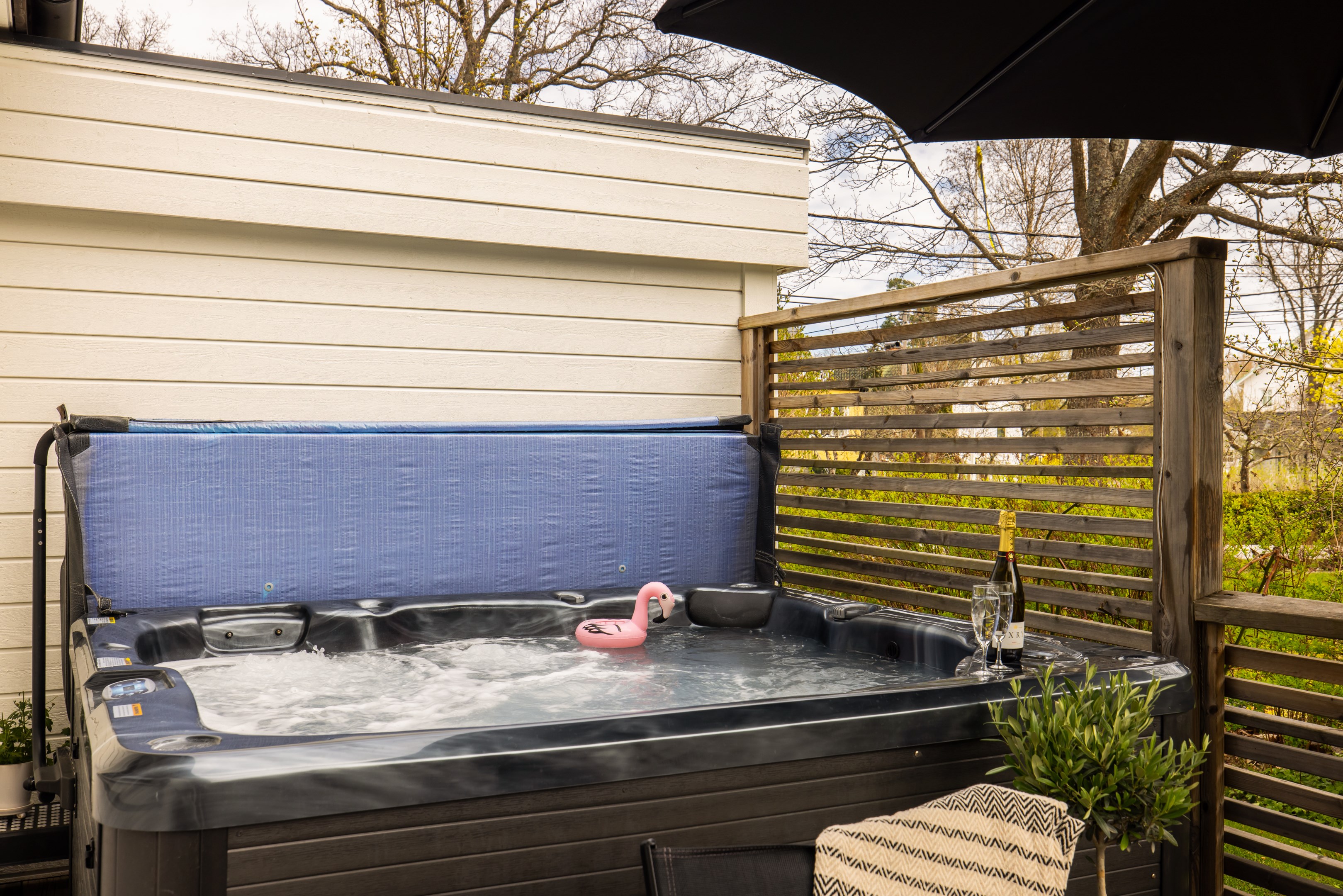 Bostadsbild från Lövdalsvägen 7, Såld i Björknäs, Nacka