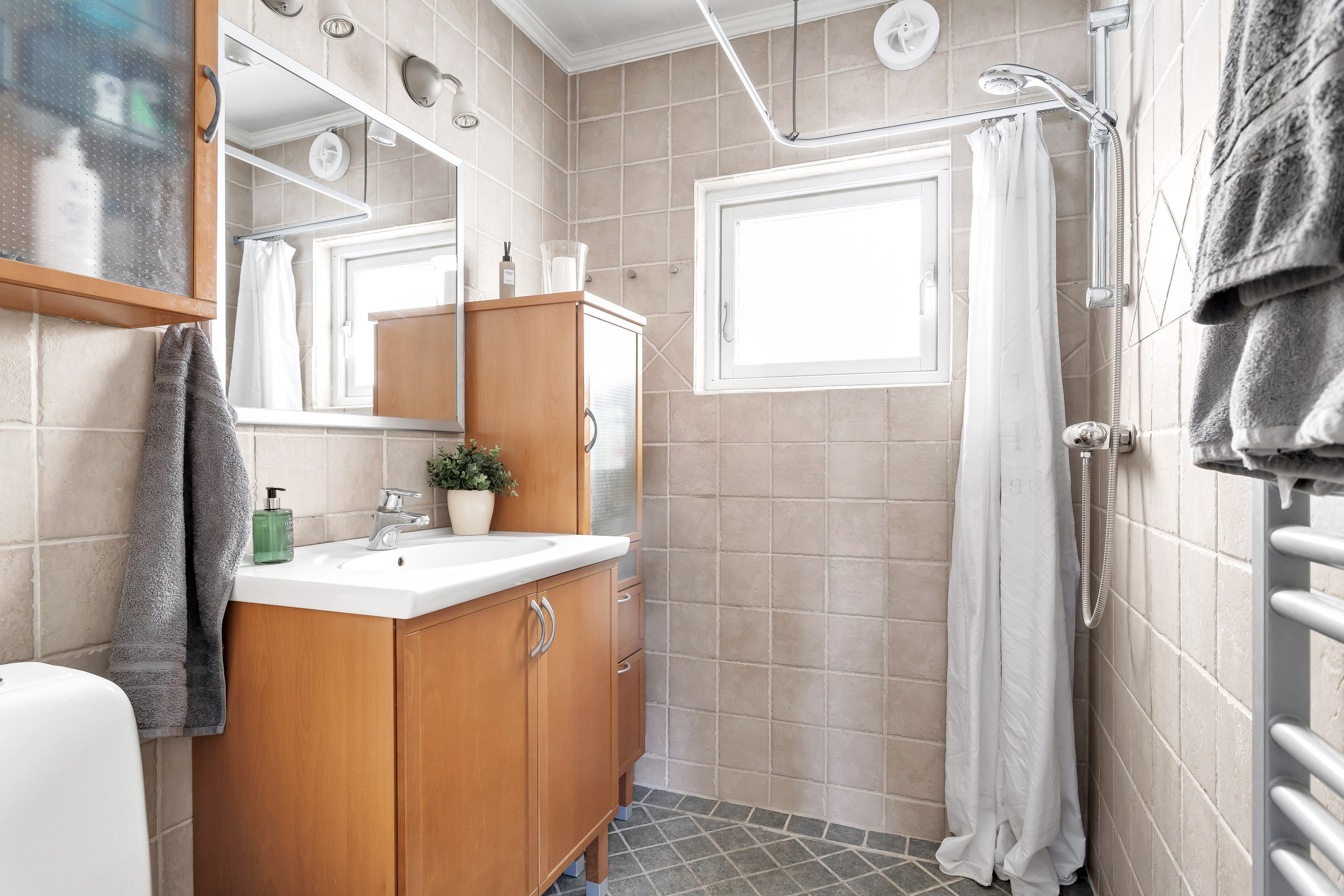 Bostadsbild från Skyttbacksvägen 6, Såld i Skyttorp, Uppsala