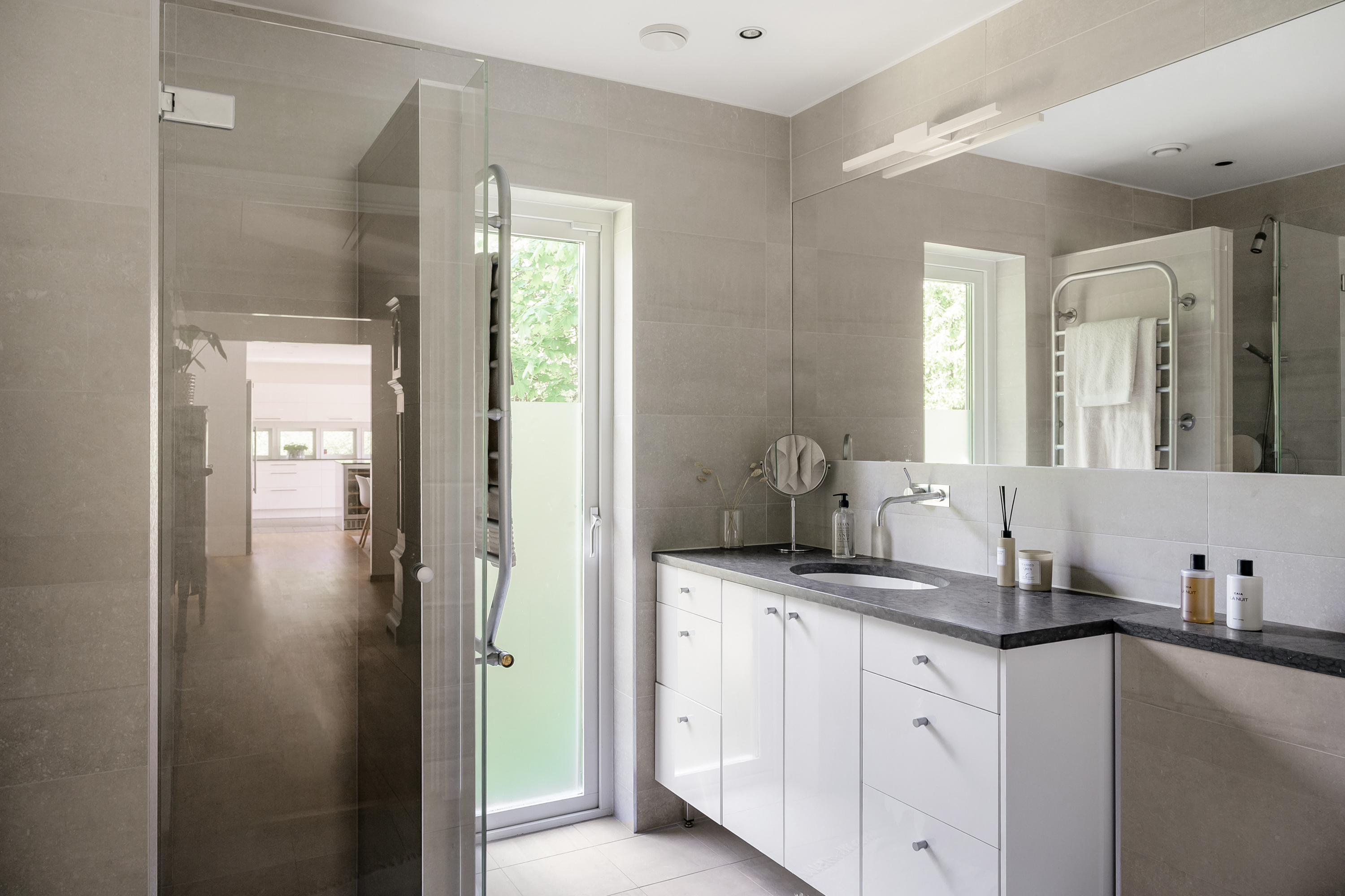 Bostadsbild från Liljekonvaljens väg 28, Såld i Lännersta, Nacka