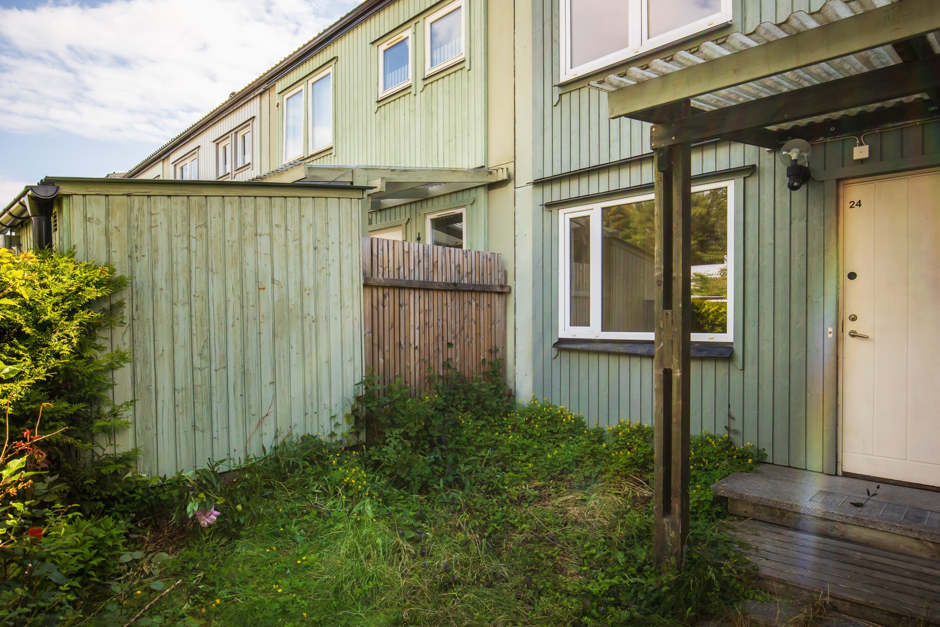Bostadsbild från Knut Stangenbergs väg 24, Såld i Duvnäs Utskog, Nacka
