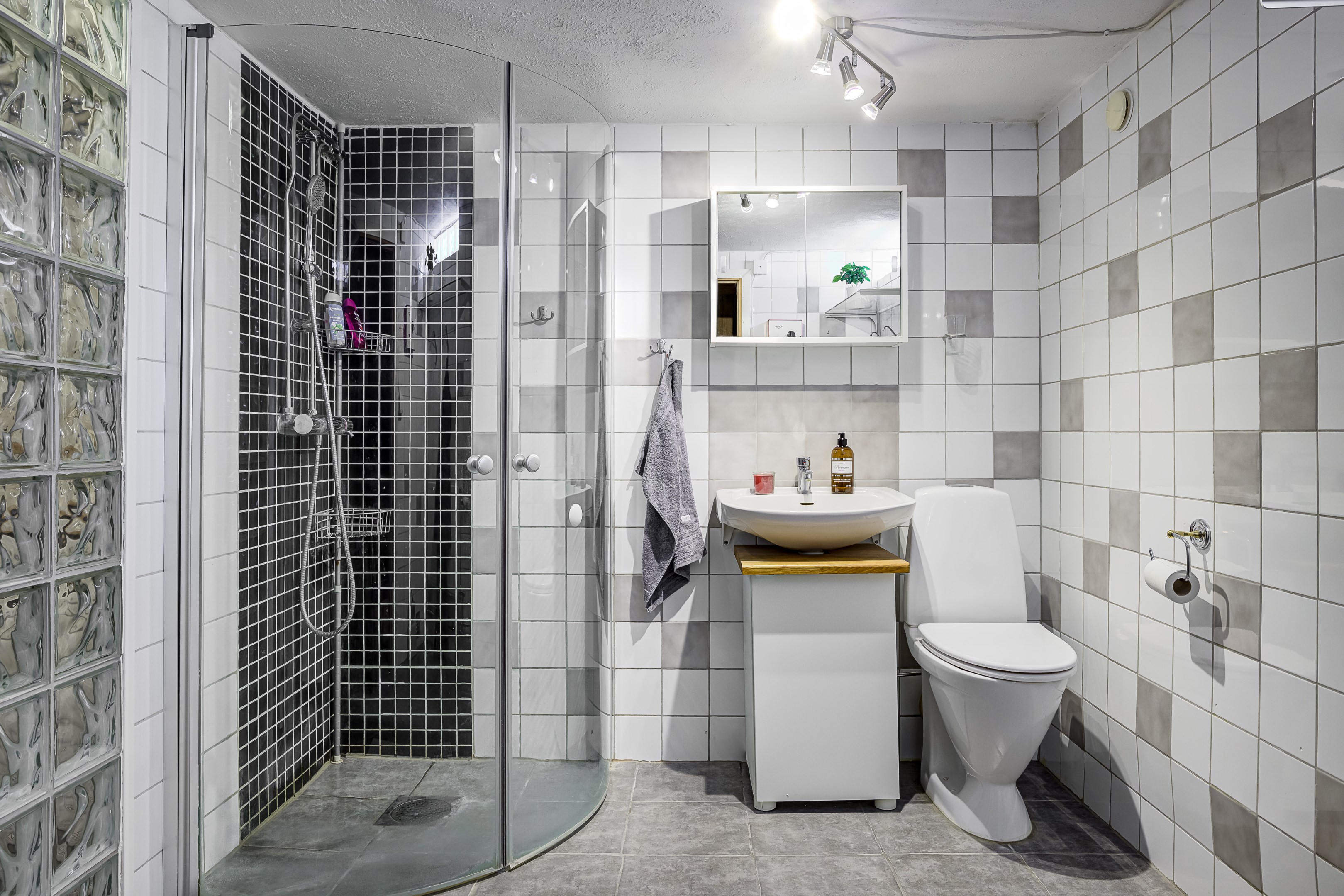 Bostadsbild från Vangsbyvägen 7, Såld i Vänge, Uppsala