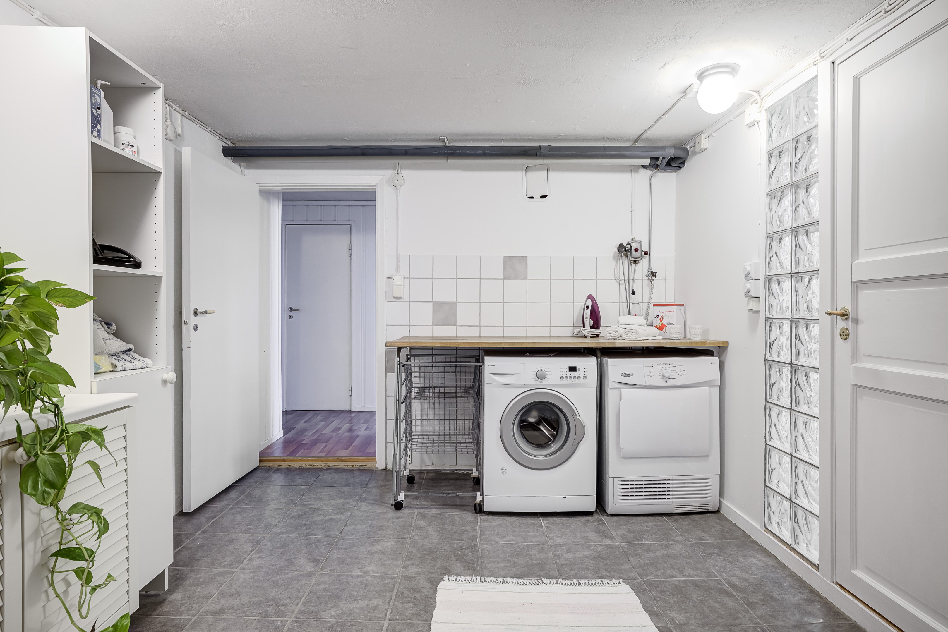 Bostadsbild från Vangsbyvägen 7, Såld i Vänge, Uppsala