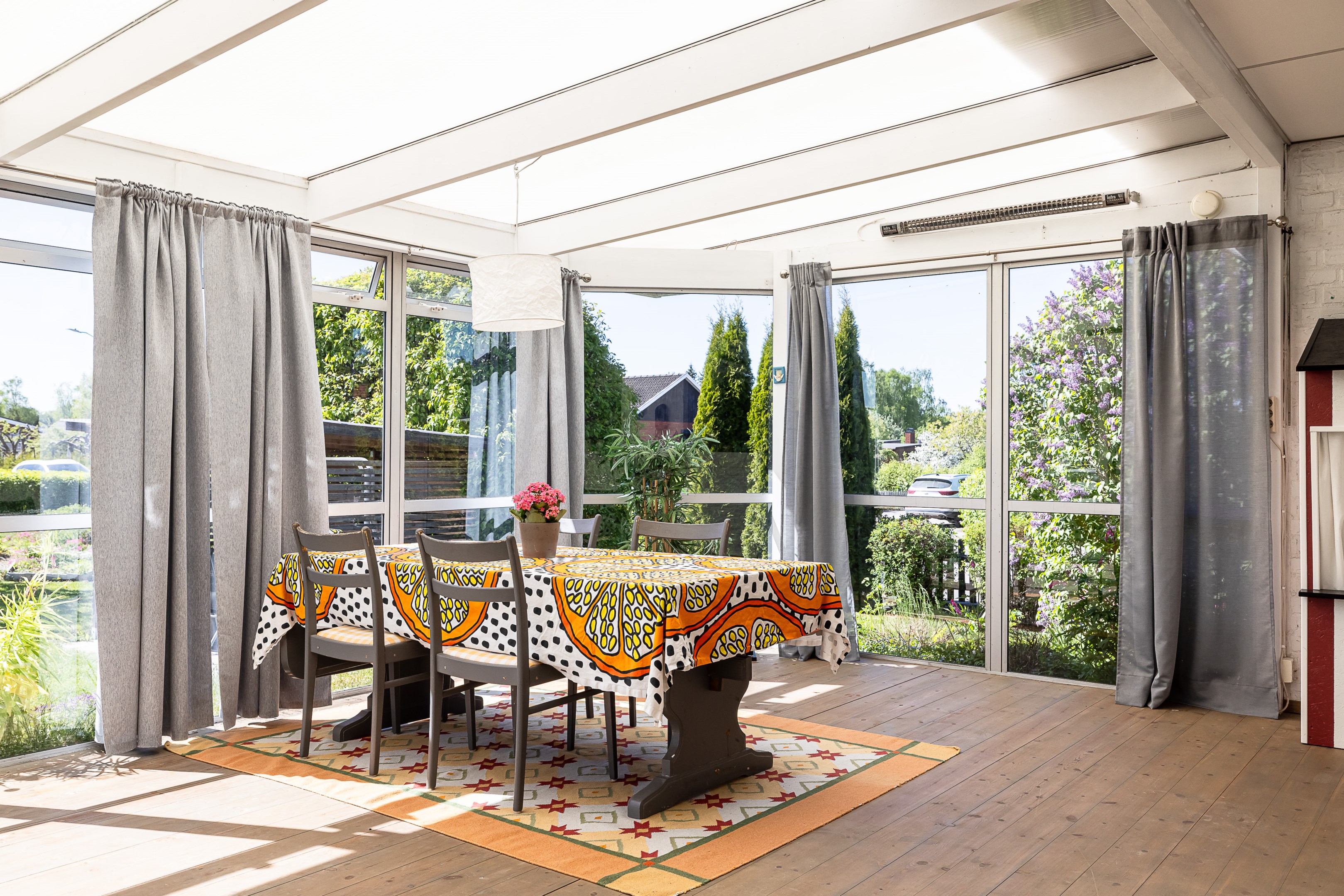 Bostadsbild från Vangsbyvägen 7, Såld i Vänge, Uppsala