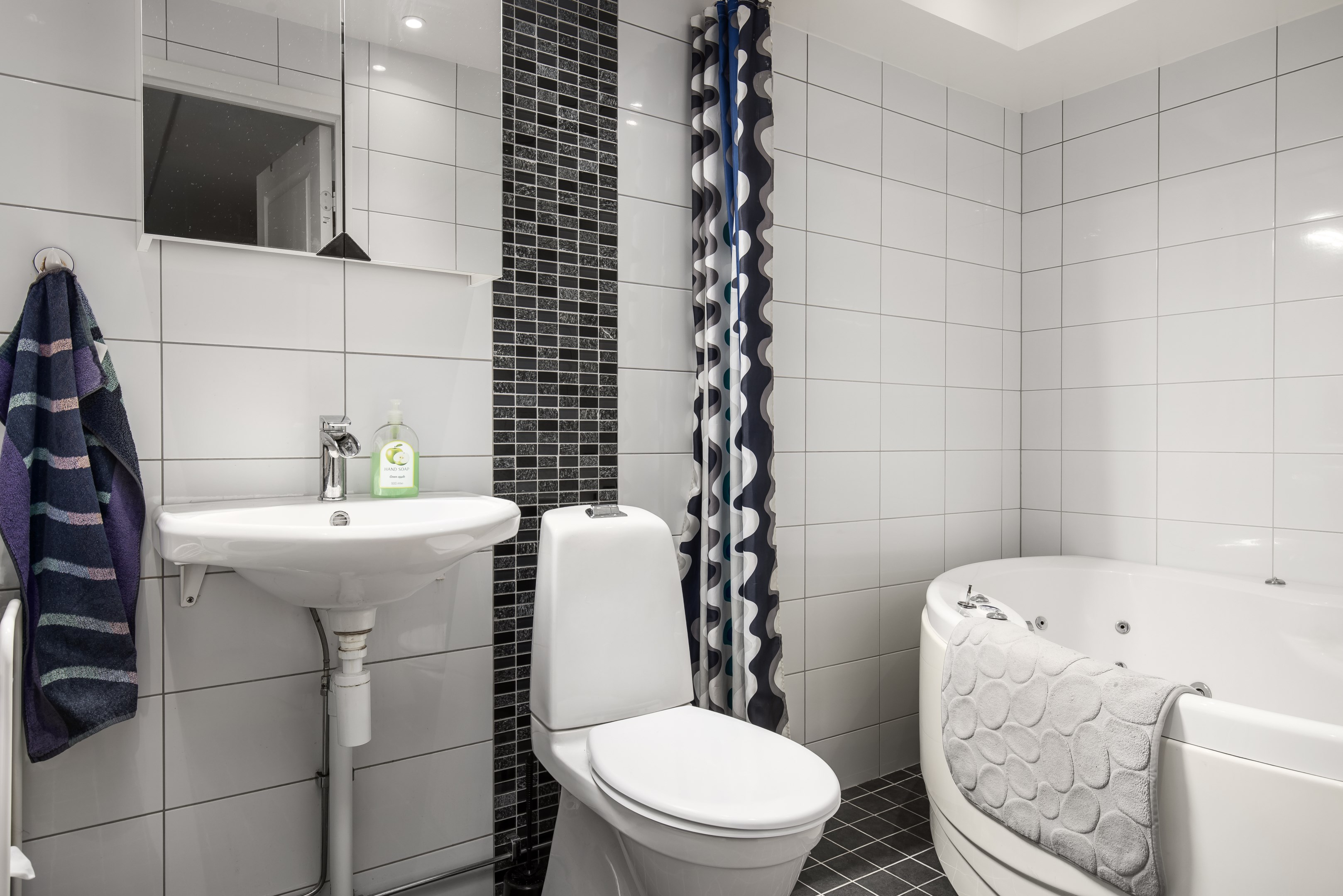 Bostadsbild från Sandholmsvägen 15, Till salu i Östra Orminge, Nacka