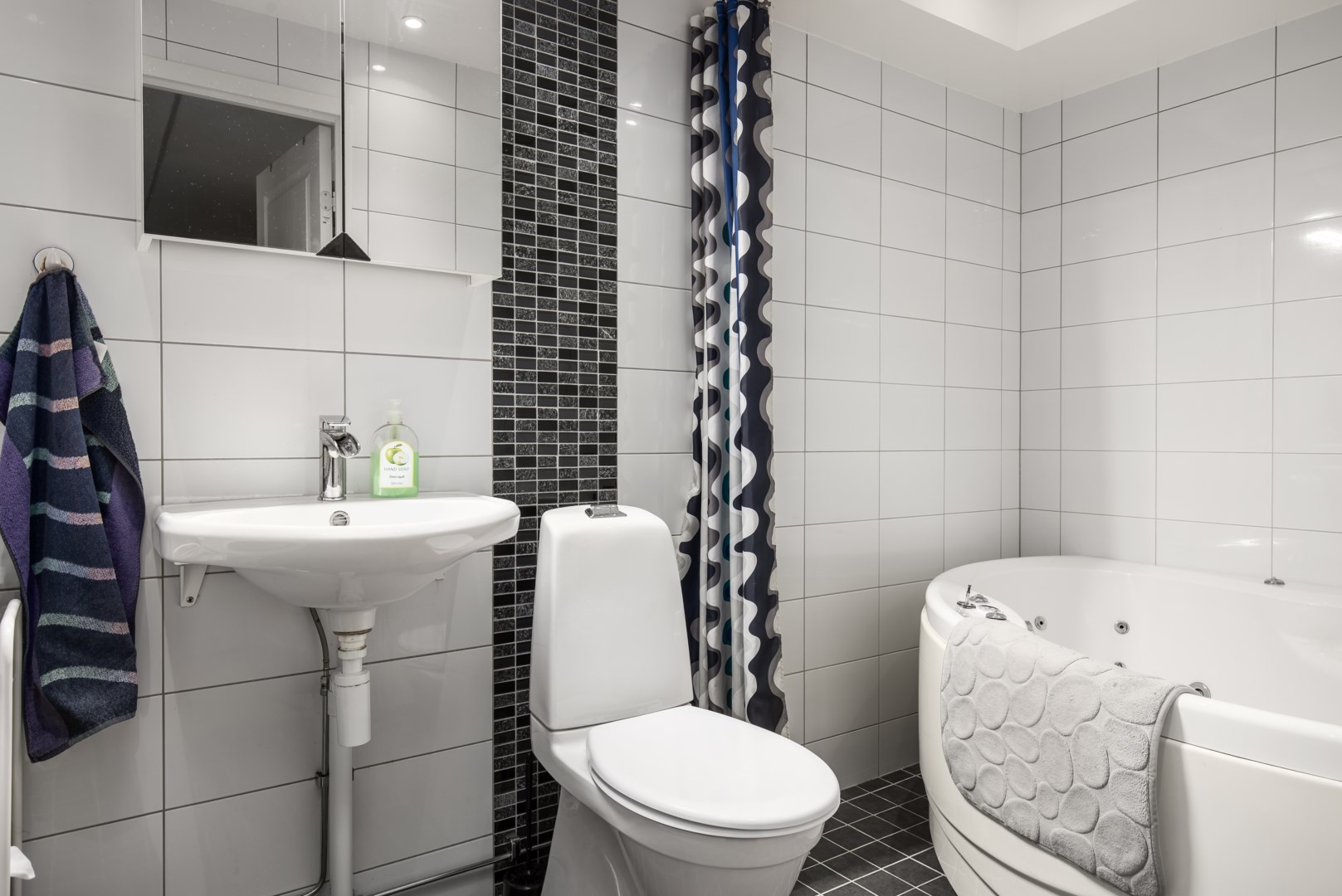 Bostadsbild från Sandholmsvägen 15, Till salu i Östra Orminge, Nacka