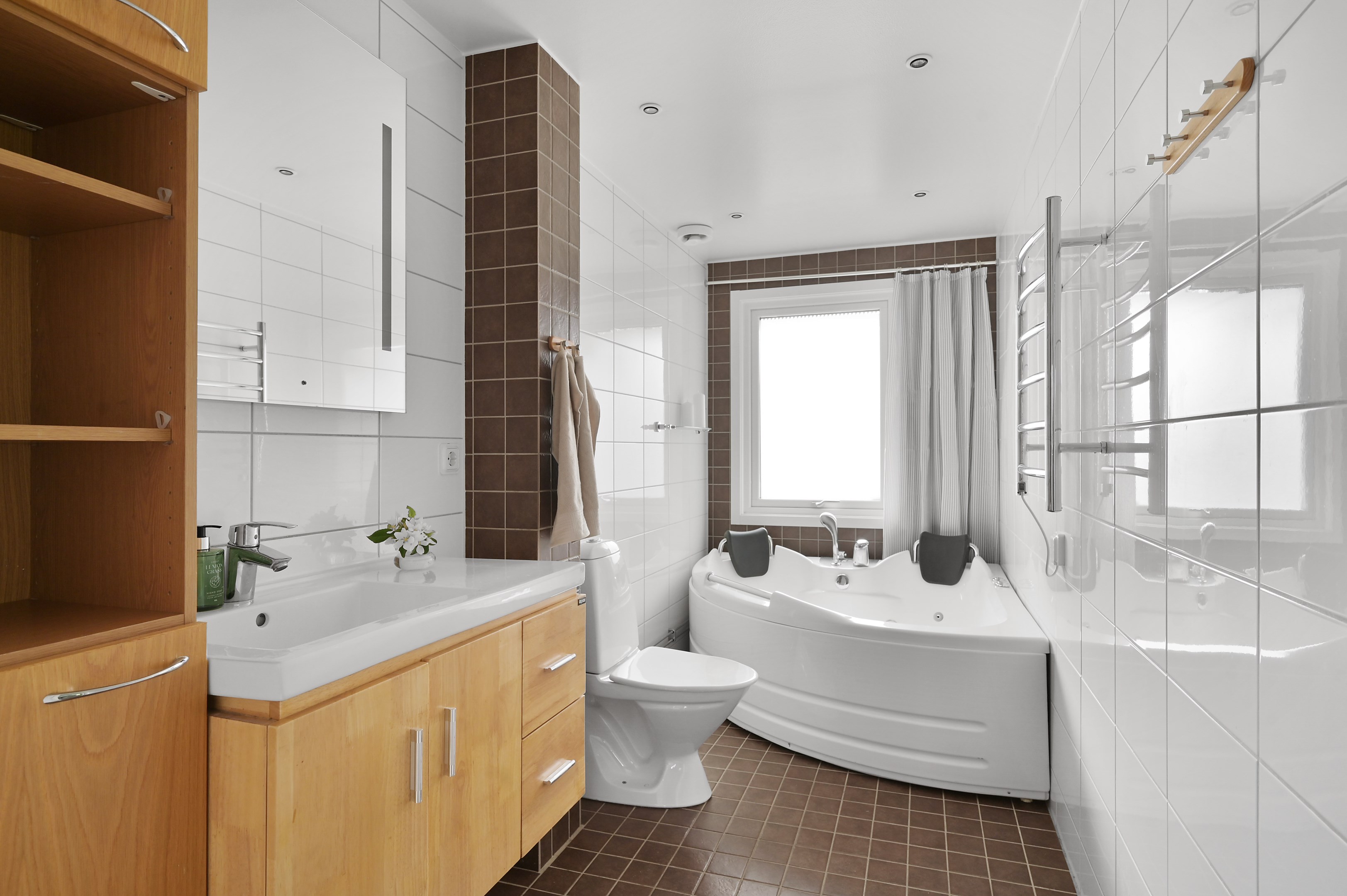 Bostadsbild från Slåttervägen 10, Såld i Ekerö Träkvista, Ekerö