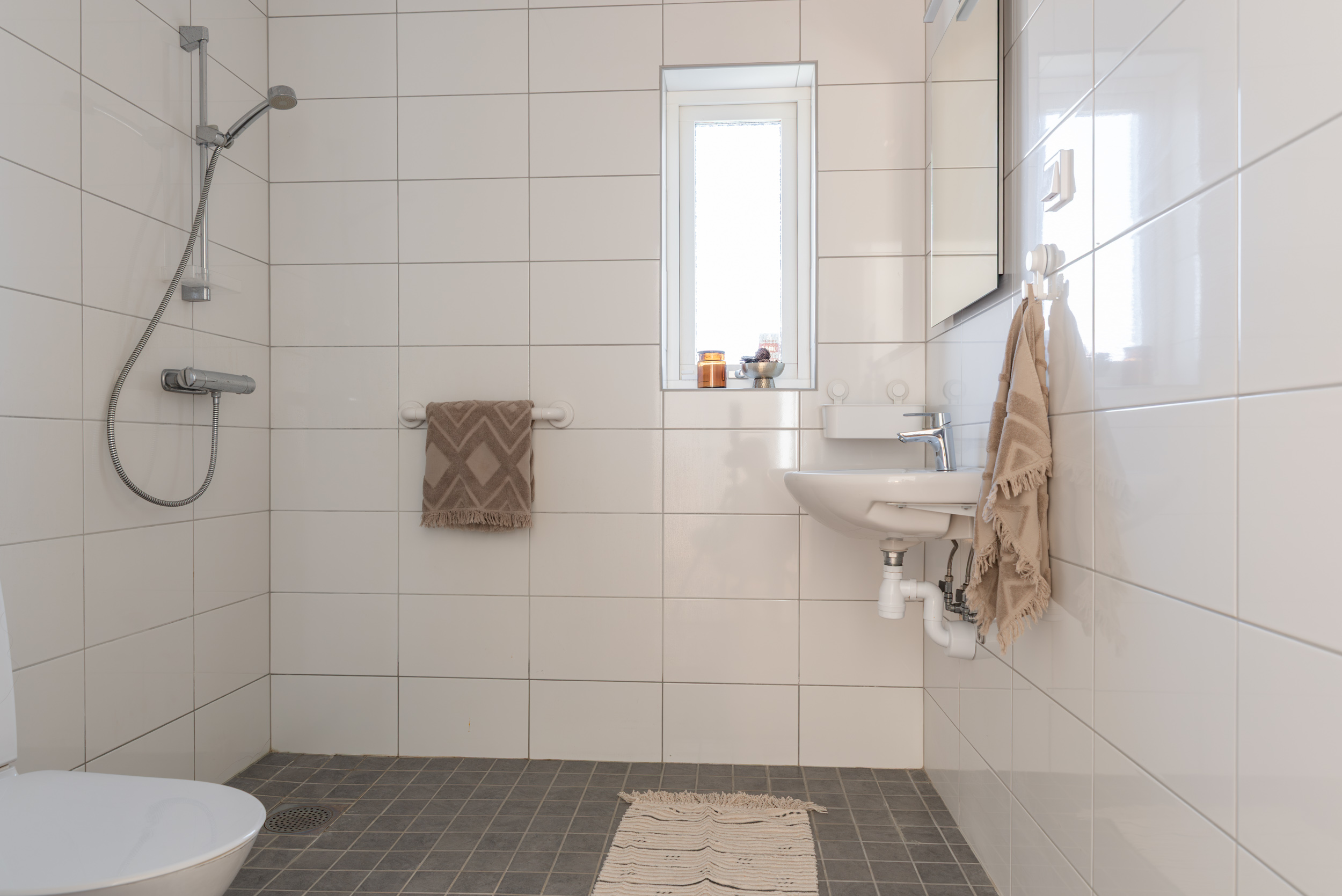 Bostadsbild från Skästa byväg 21, Till salu i Skästa, Västerås