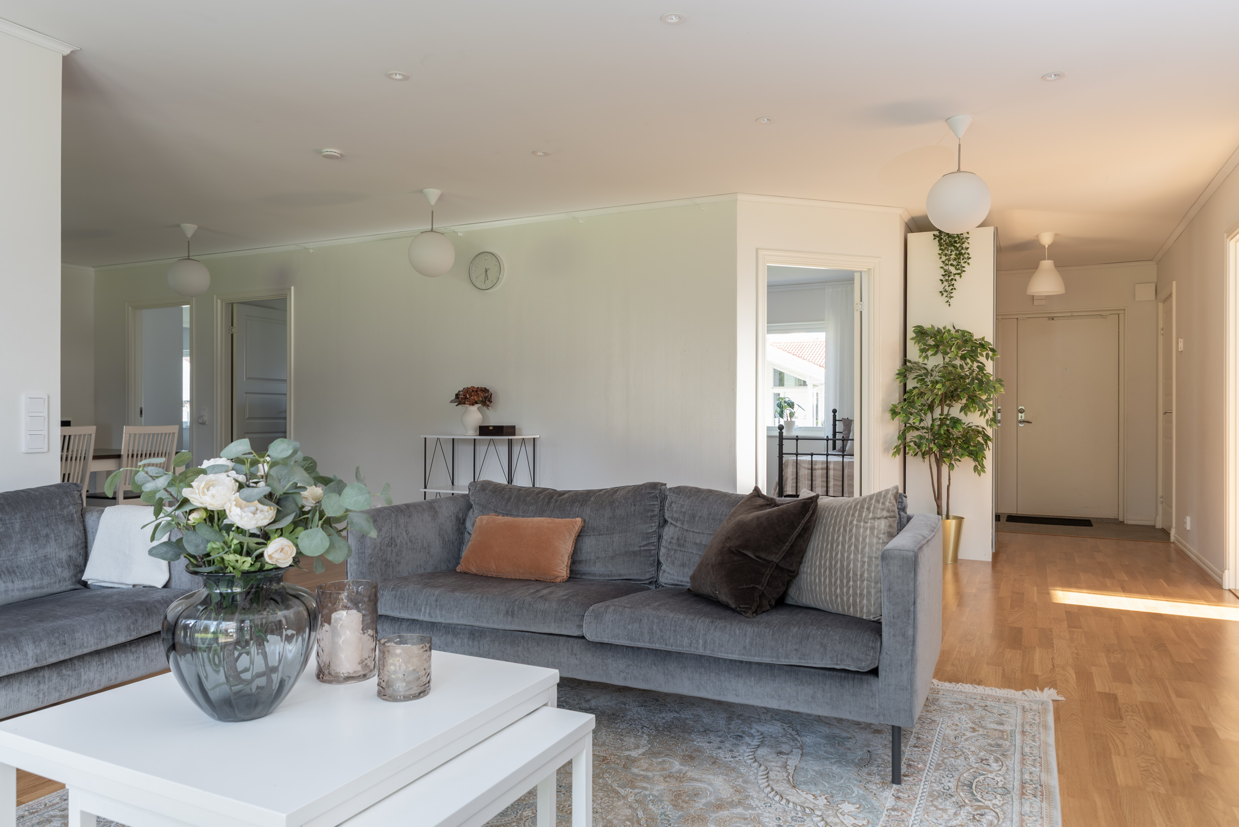 Bostadsbild från Skästa byväg 21, Till salu i Skästa, Västerås