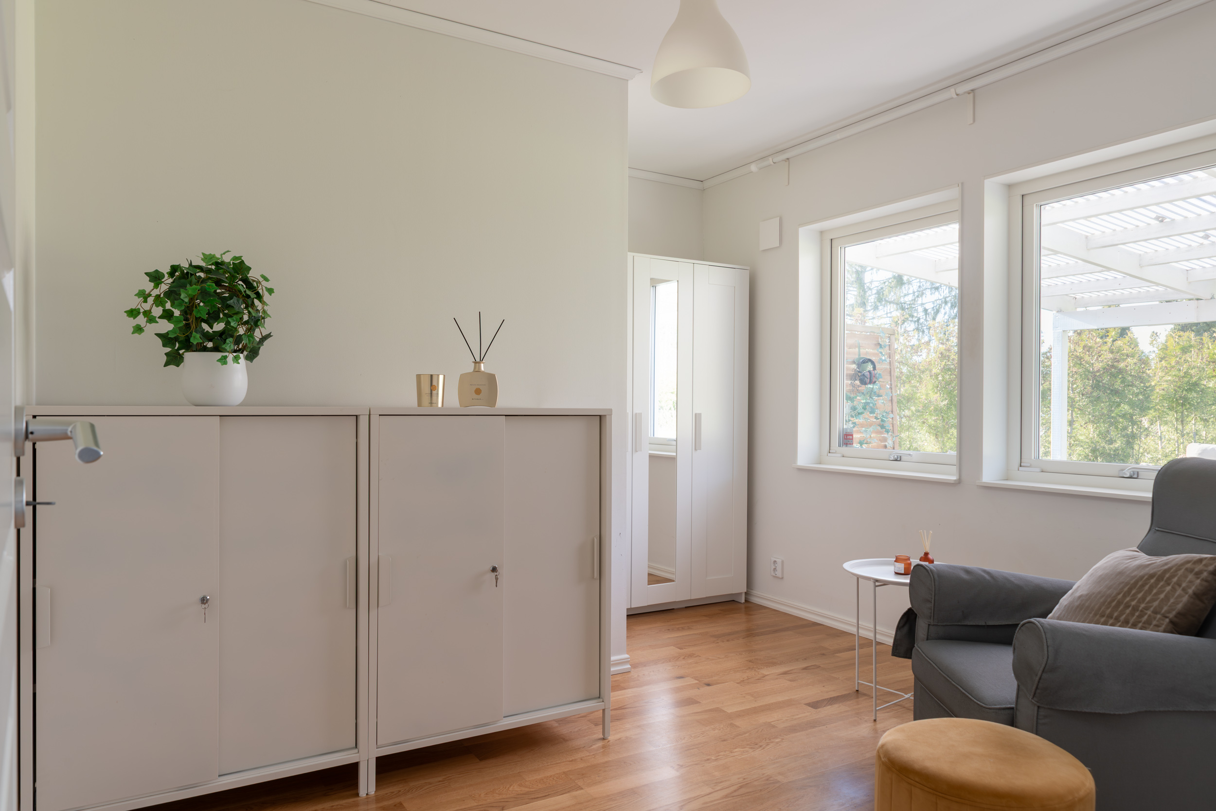 Bostadsbild från Skästa byväg 21, Till salu i Skästa, Västerås