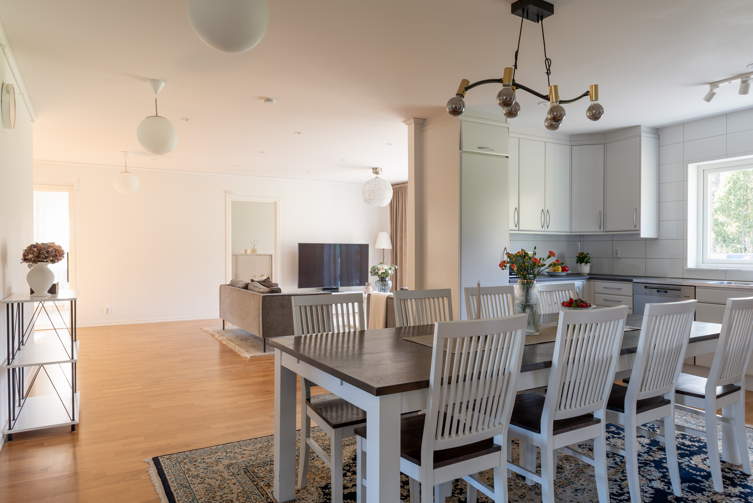 Bostadsbild från Skästa byväg 21, Till salu i Skästa, Västerås