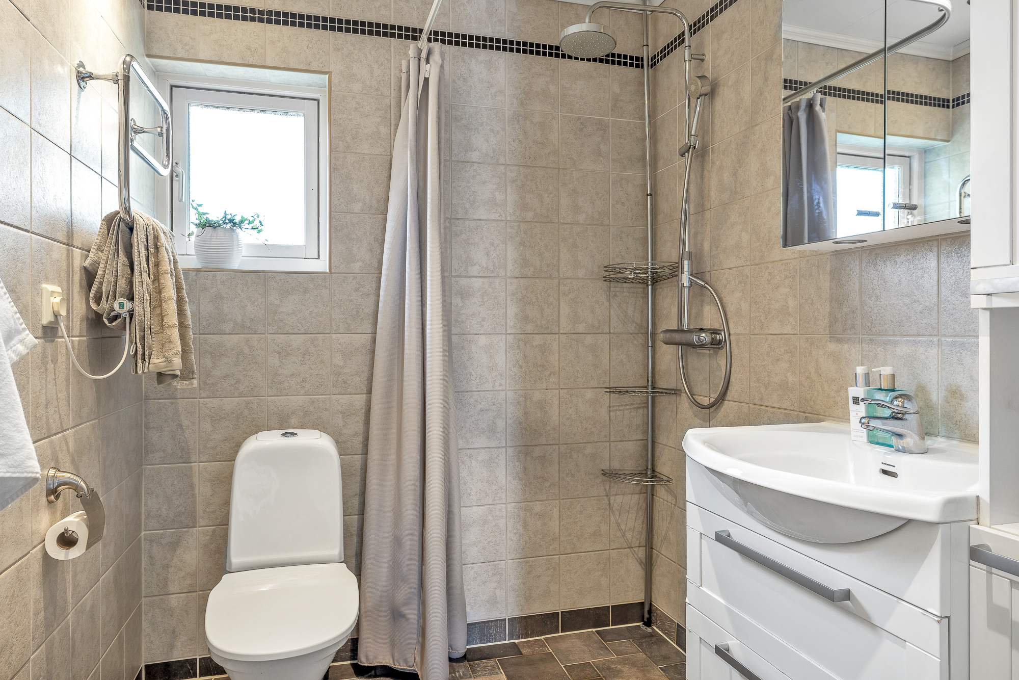 Bostadsbild från Bertilsvägen 12B, Såld i Berthåga, Uppsala