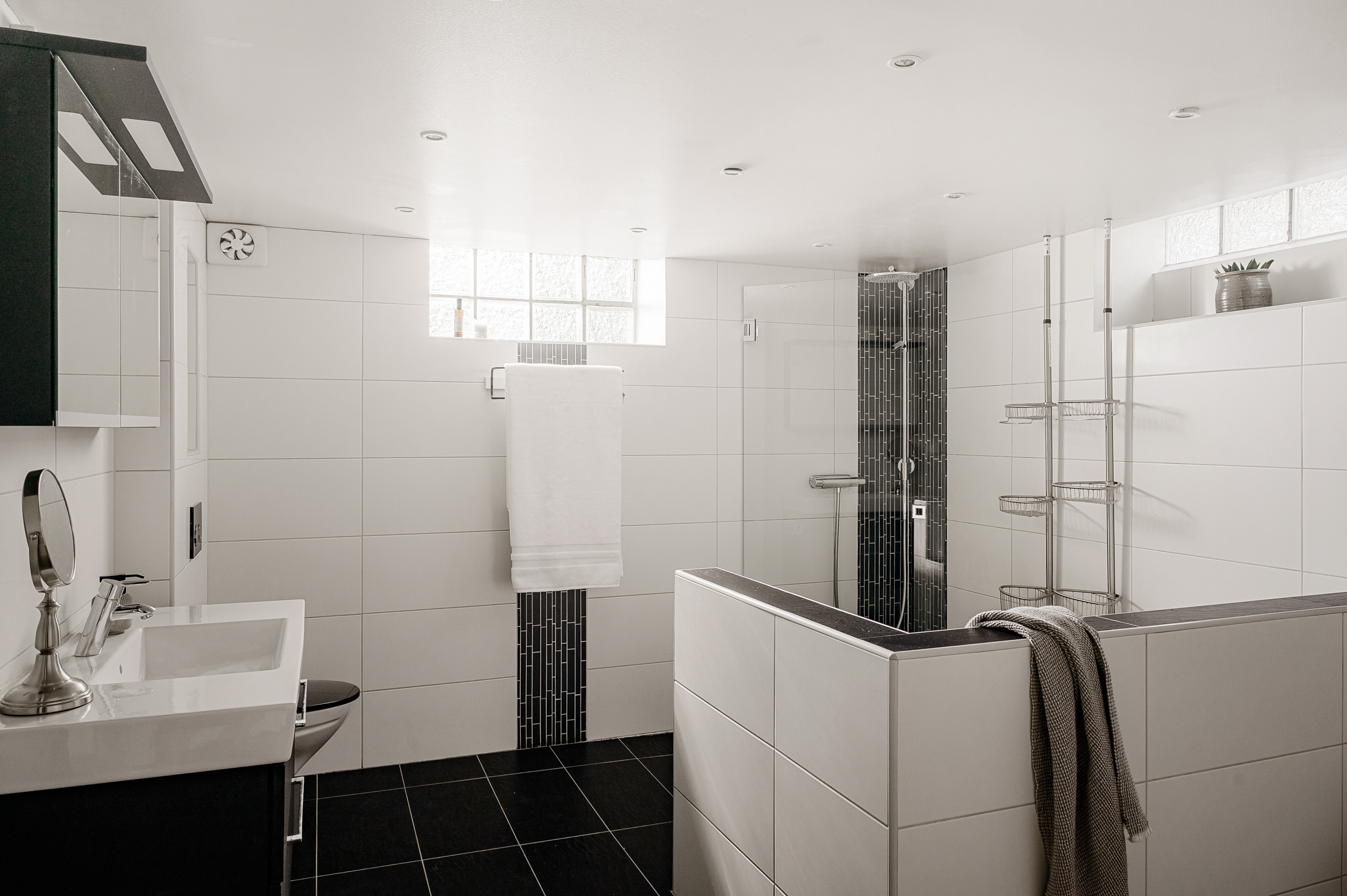 Bostadsbild från Vinvägen 7, Till salu i Björknäs, Nacka