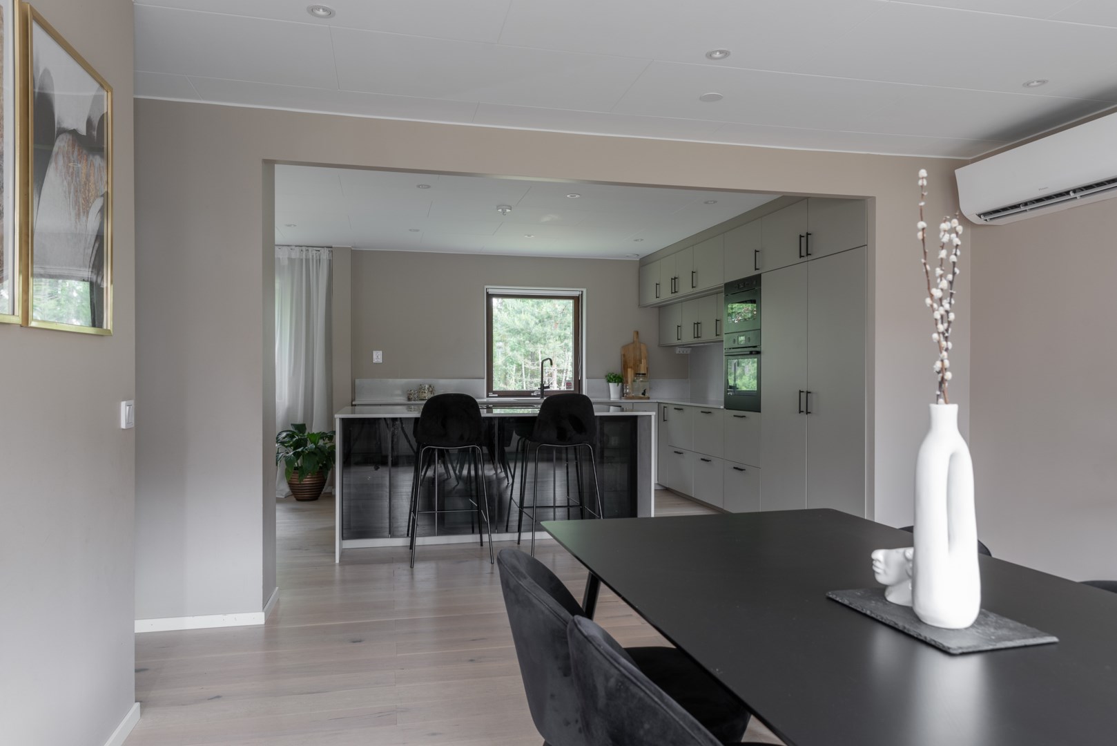 Bostadsbild från Brudslöjevägen 18, Såld i Gryta, Västerås