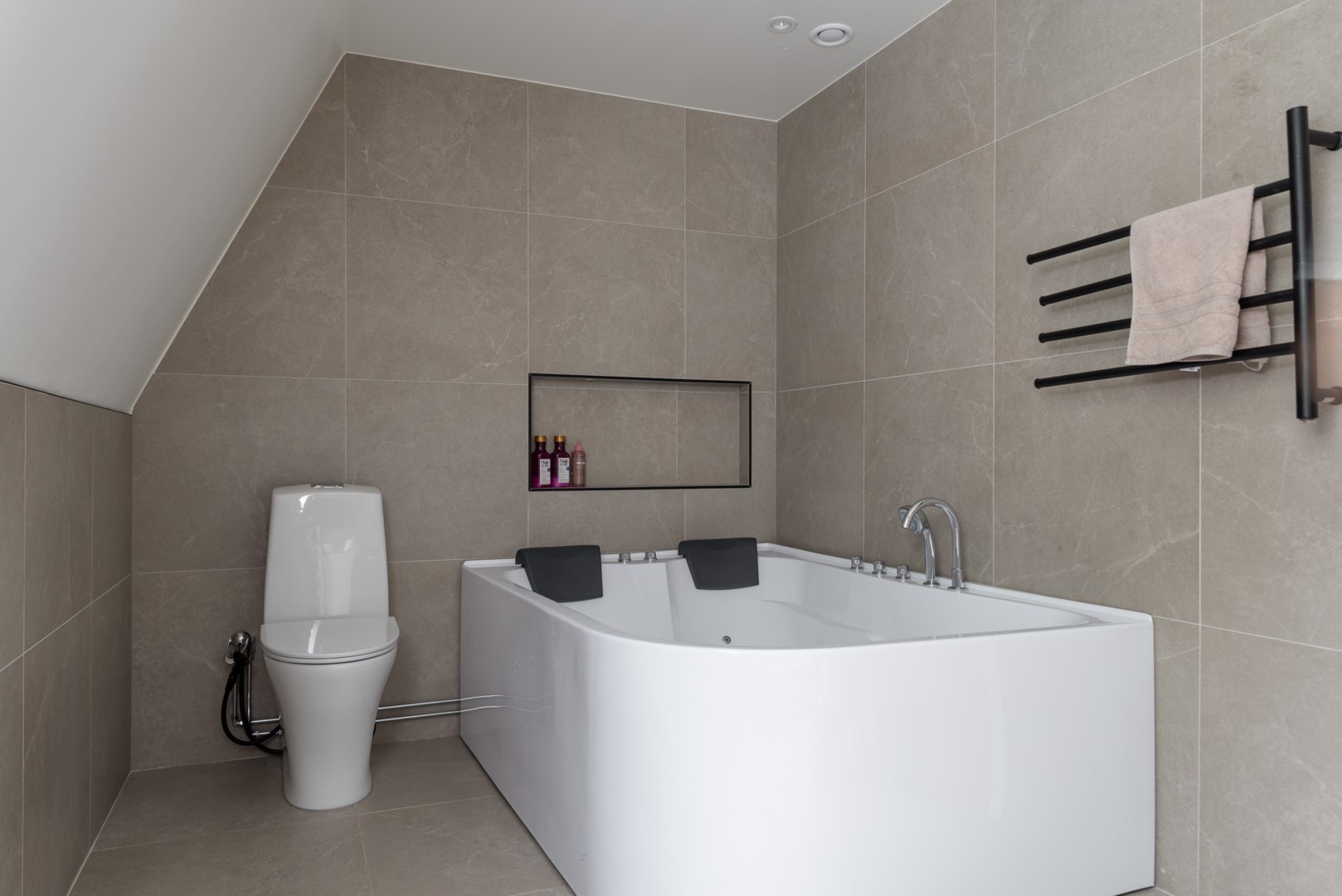 Bostadsbild från Brudslöjevägen 18, Såld i Gryta, Västerås