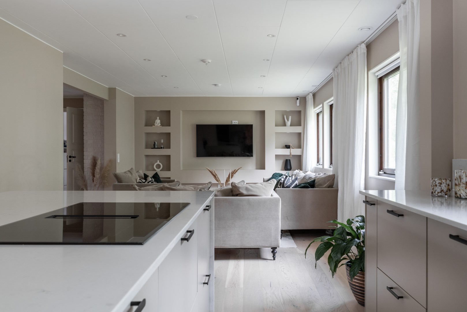 Bostadsbild från Brudslöjevägen 18, Såld i Gryta, Västerås