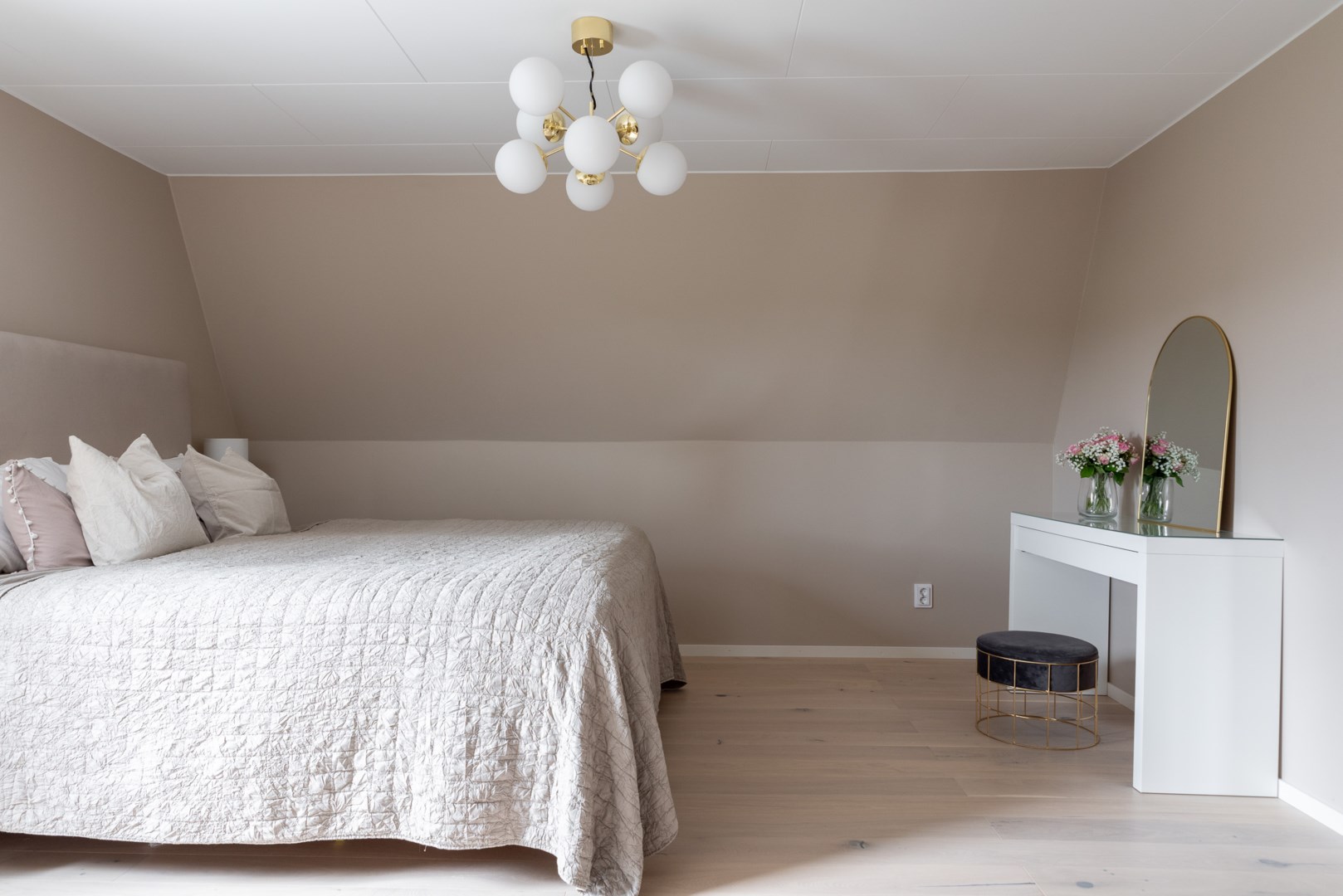 Bostadsbild från Brudslöjevägen 18, Såld i Gryta, Västerås