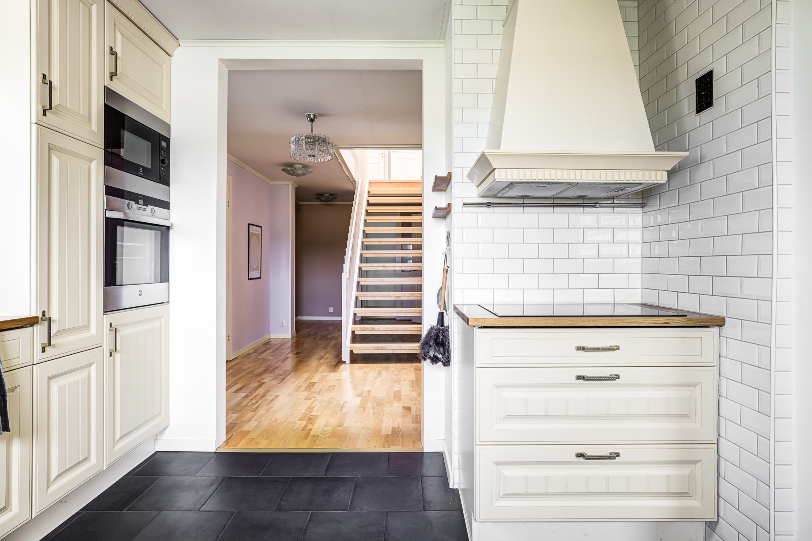 Bostadsbild från Vänge-Väsby Smedjetäppan 32, Såld i Vänge, Uppsala