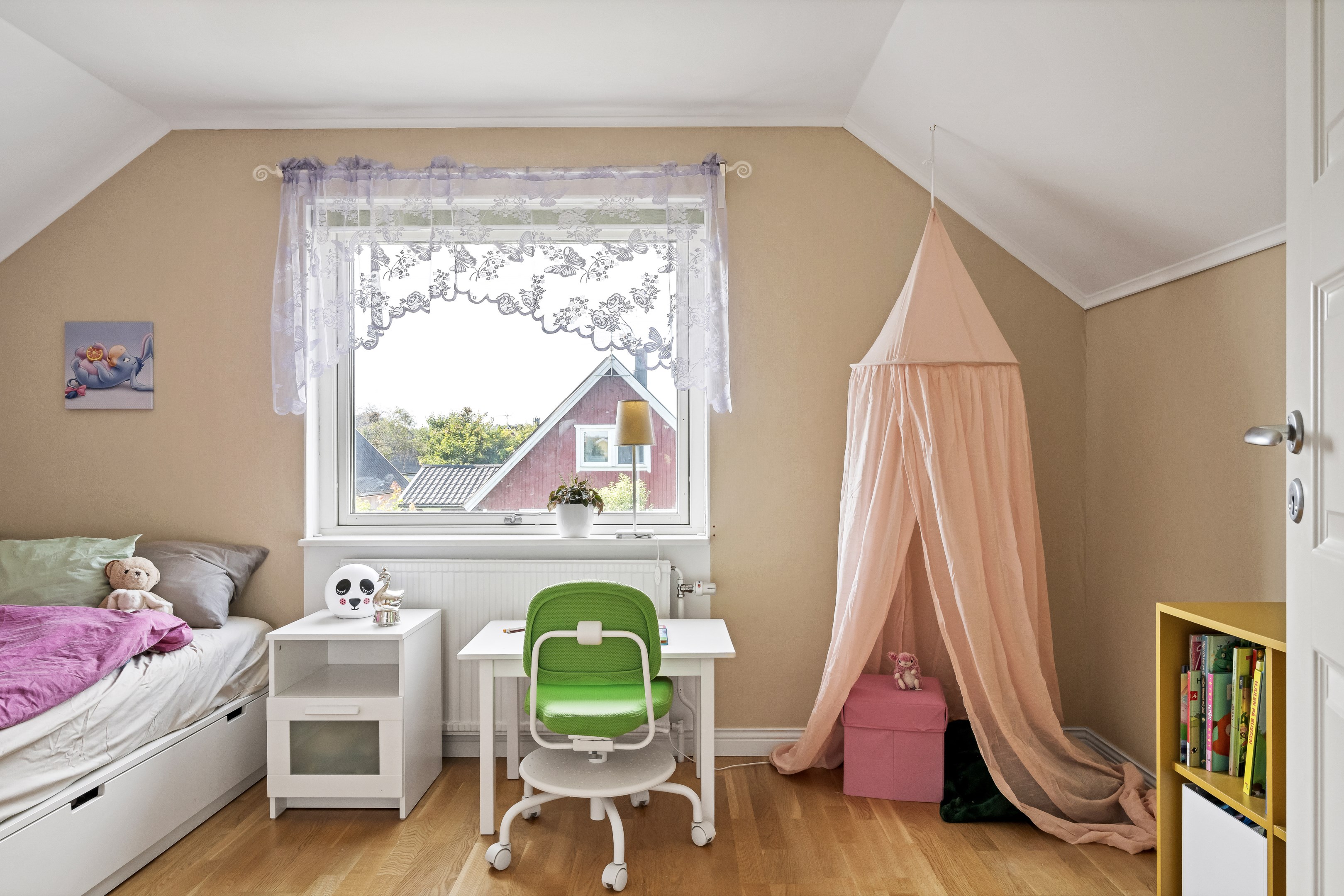 Bostadsbild från Astrakanvägen 3, Såld i Storvreta, Uppsala