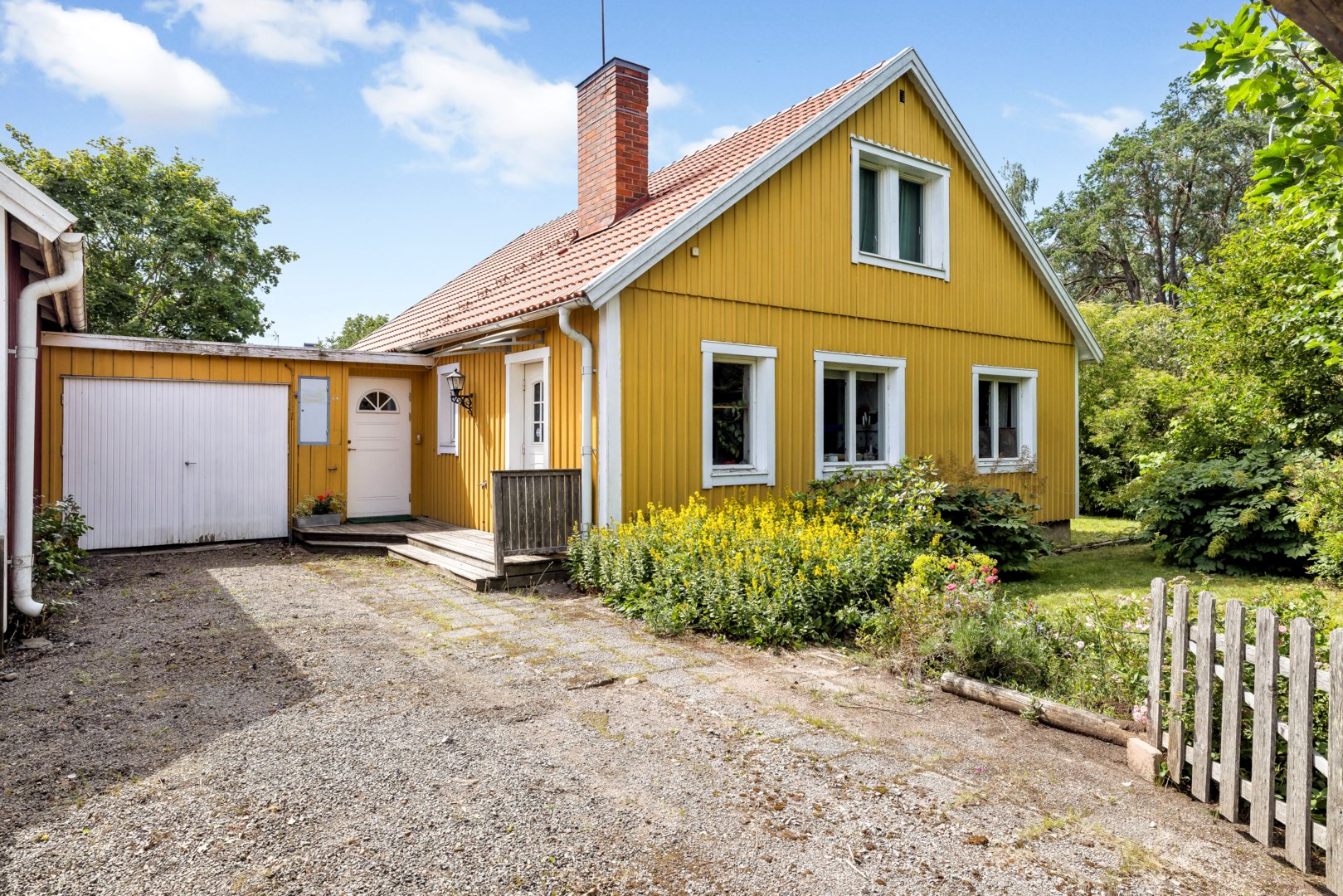 Bostadsbild från Lövlundsvägen 14, Såld i Storvreta, Uppsala